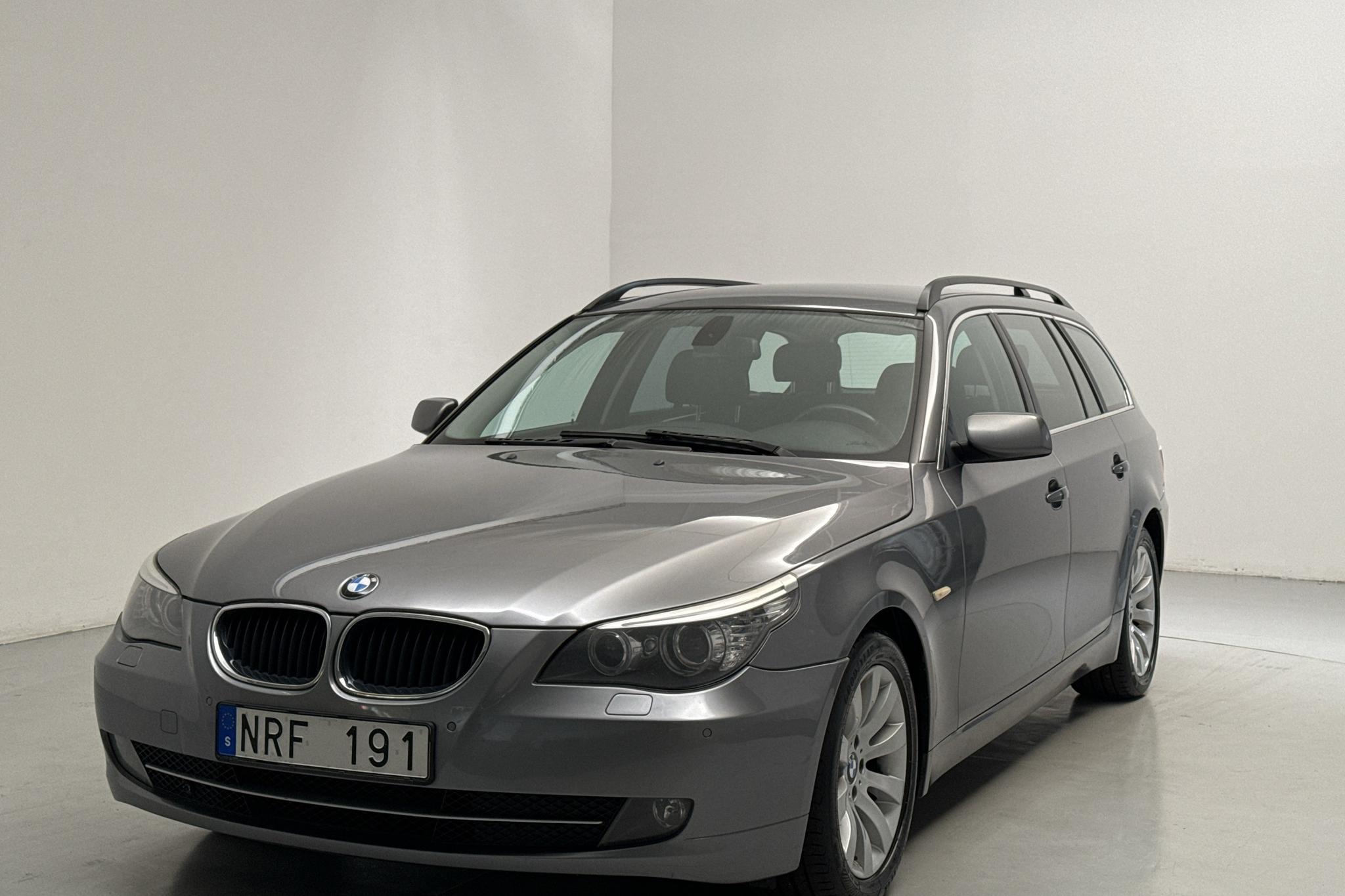 BMW 520d Touring, E61 (177hk) - 24 199 mil - Manuell - grå - 2009