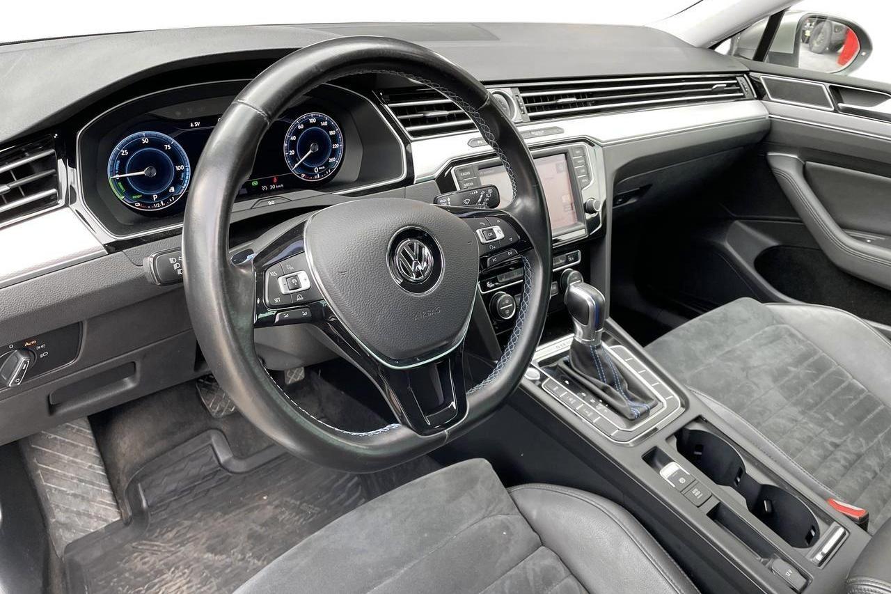 VW Passat 1.4 Plug-in-Hybrid Sportscombi (218hk) - 131 660 km - Automaatne - hõbe - 2016