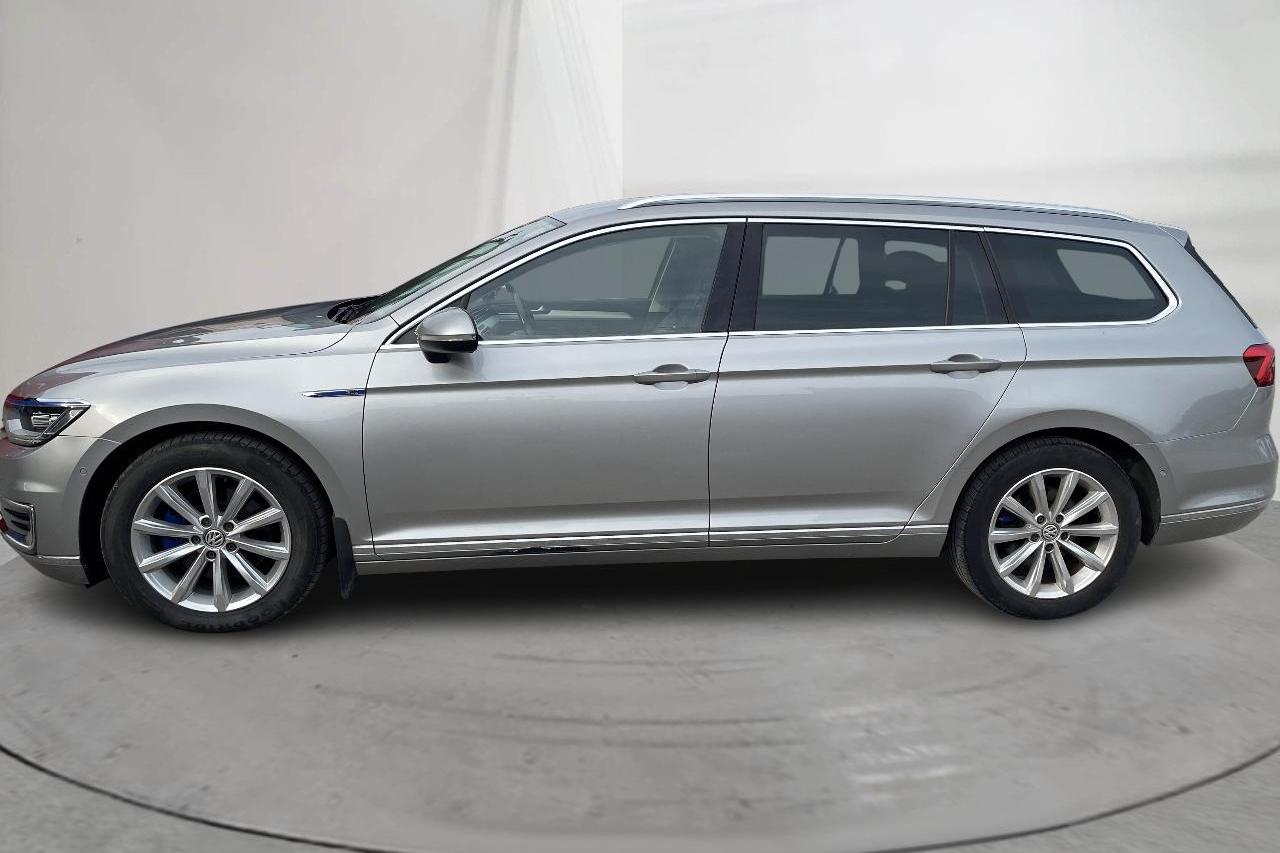 VW Passat 1.4 Plug-in-Hybrid Sportscombi (218hk) - 131 660 km - Automaatne - hõbe - 2016