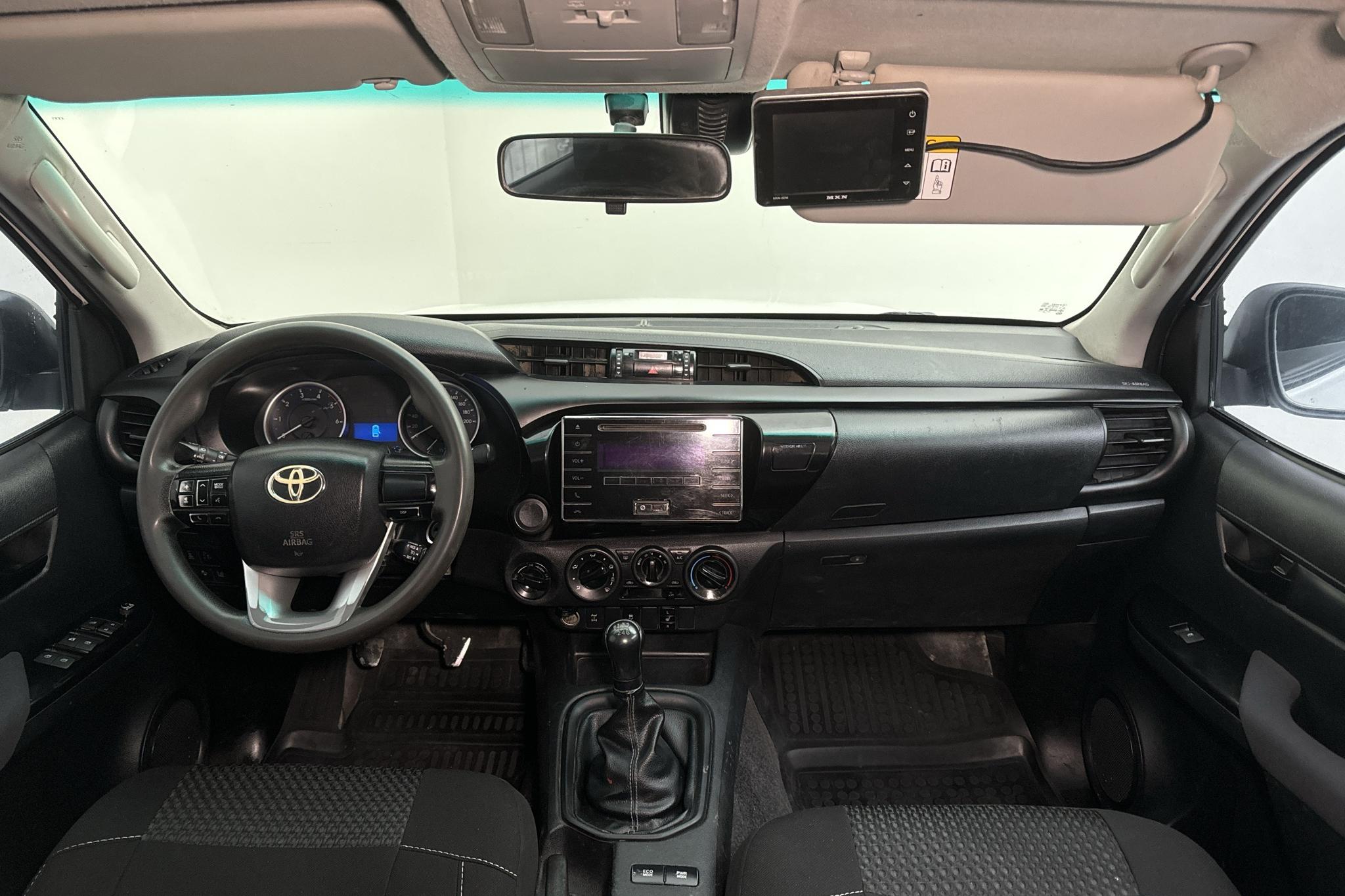 Toyota Hilux 2.4 D 4WD (150hk) - 60 720 km - Manuaalinen - valkoinen - 2016