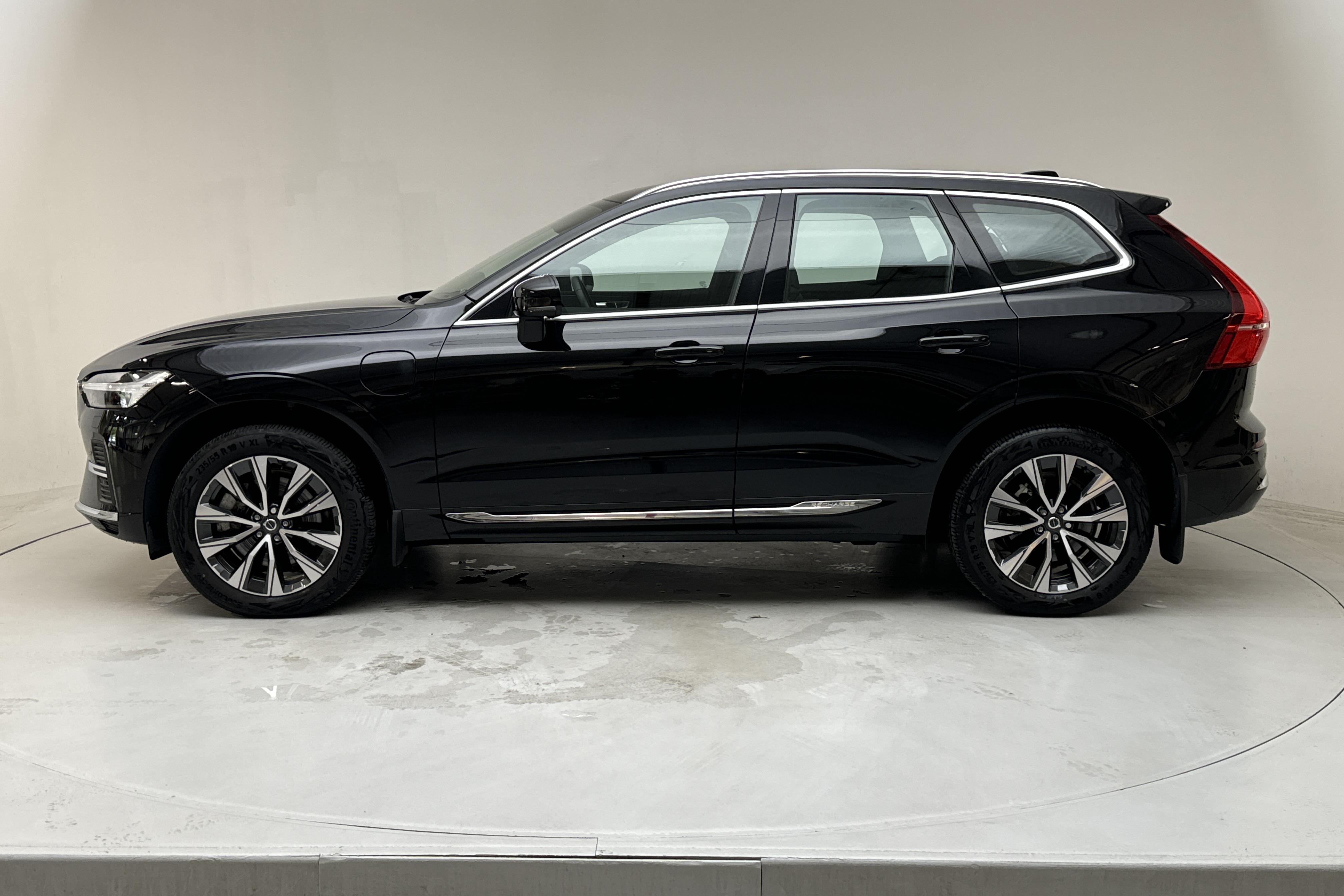 Volvo XC60 T6 AWD Recharge (340hk) - 32 250 km - Automaatne - must - 2022