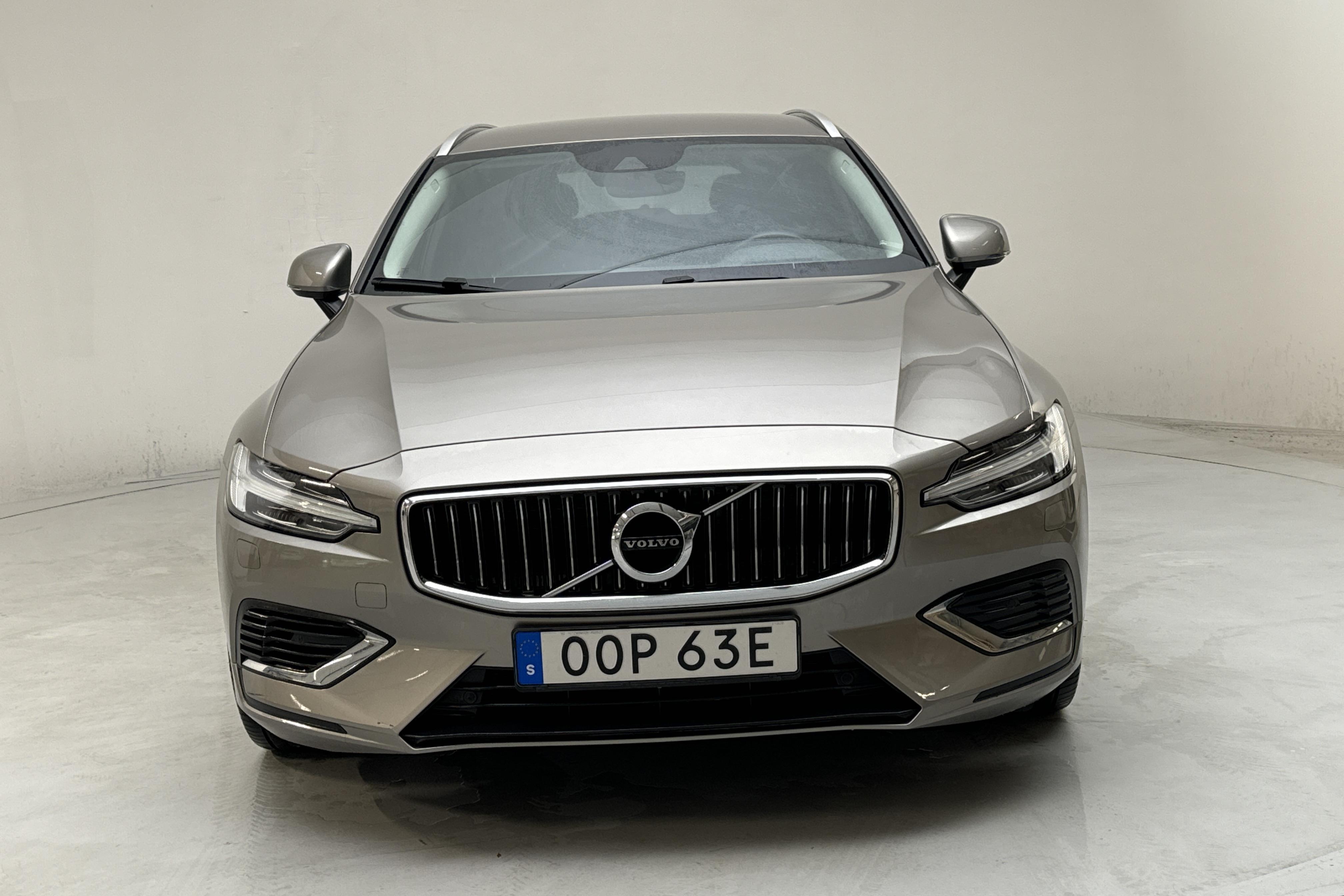 Volvo V60 T8 AWD Twin Engine (390hk) - 61 060 km - Automatyczna - szary - 2022