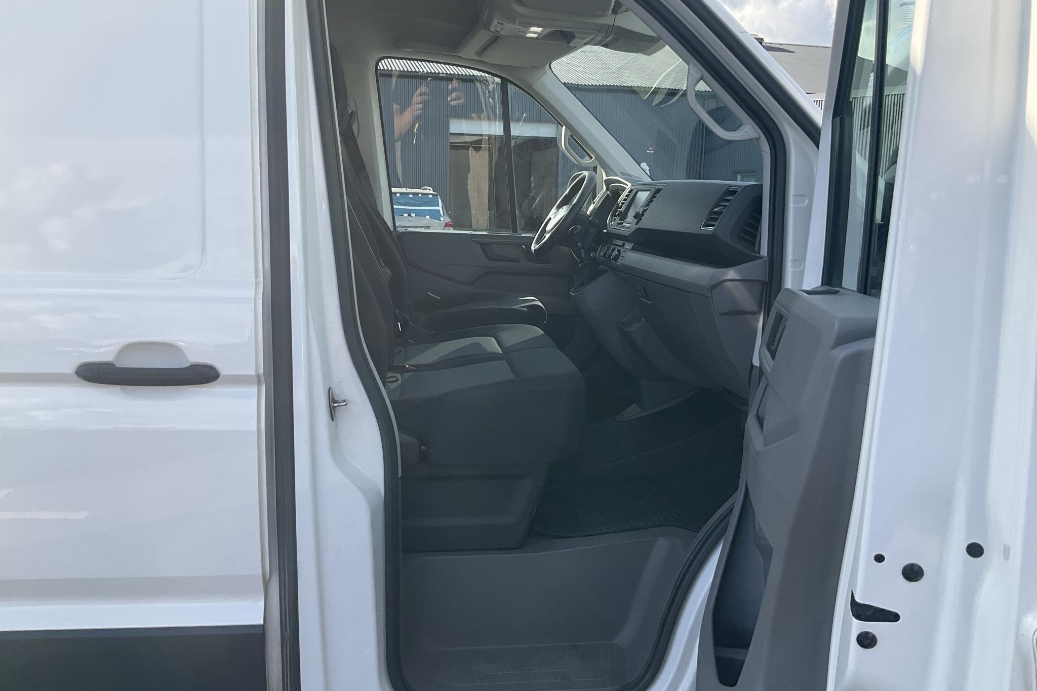 VW Crafter 35 2.0 TDI Skåp (177hk) - 110 880 km - Manualna - biały - 2019