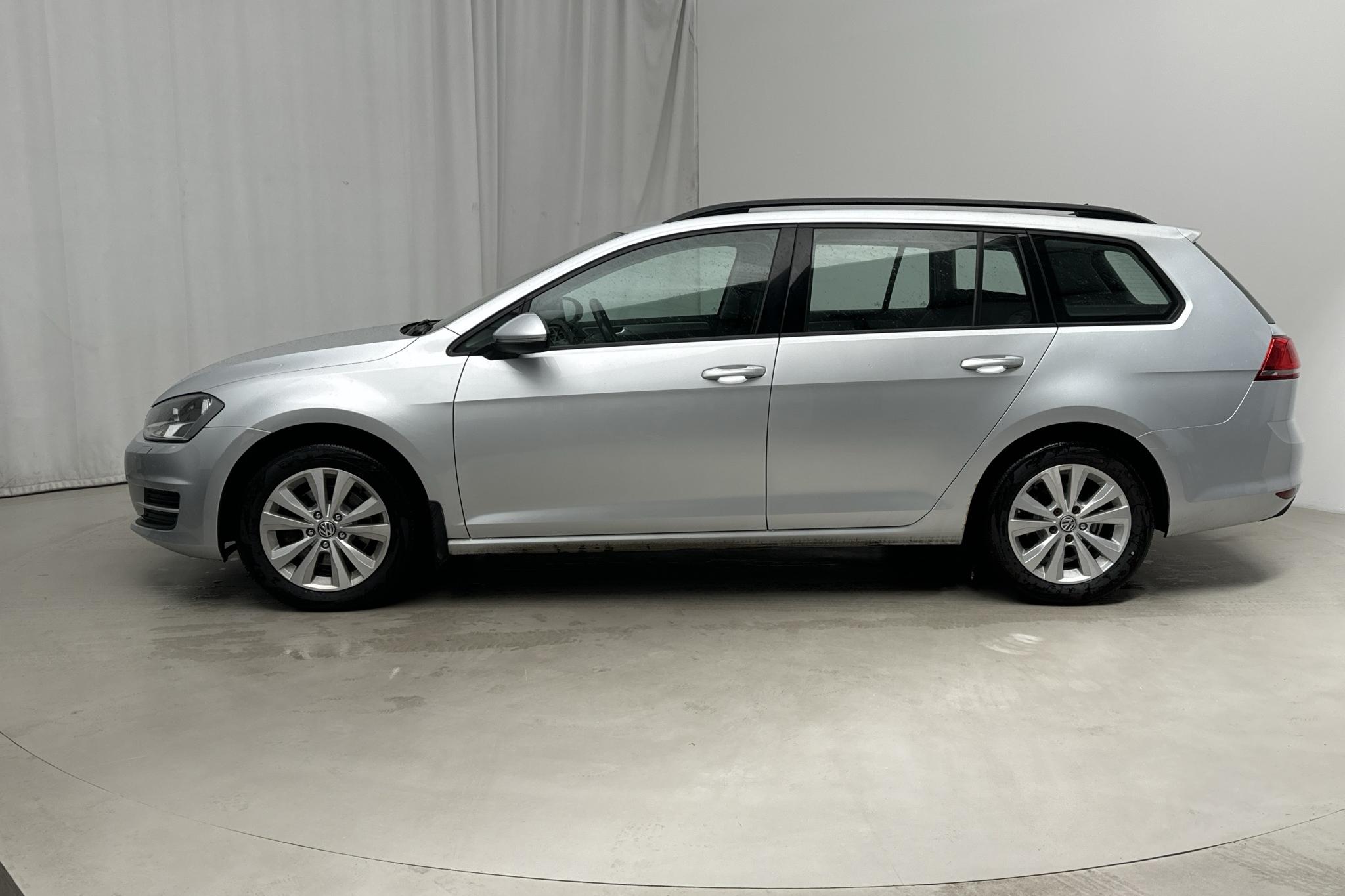 VW Golf VII 1.6 TDI BlueMotion Sportscombi (110hk) - 182 600 km - Käsitsi - hõbe - 2016