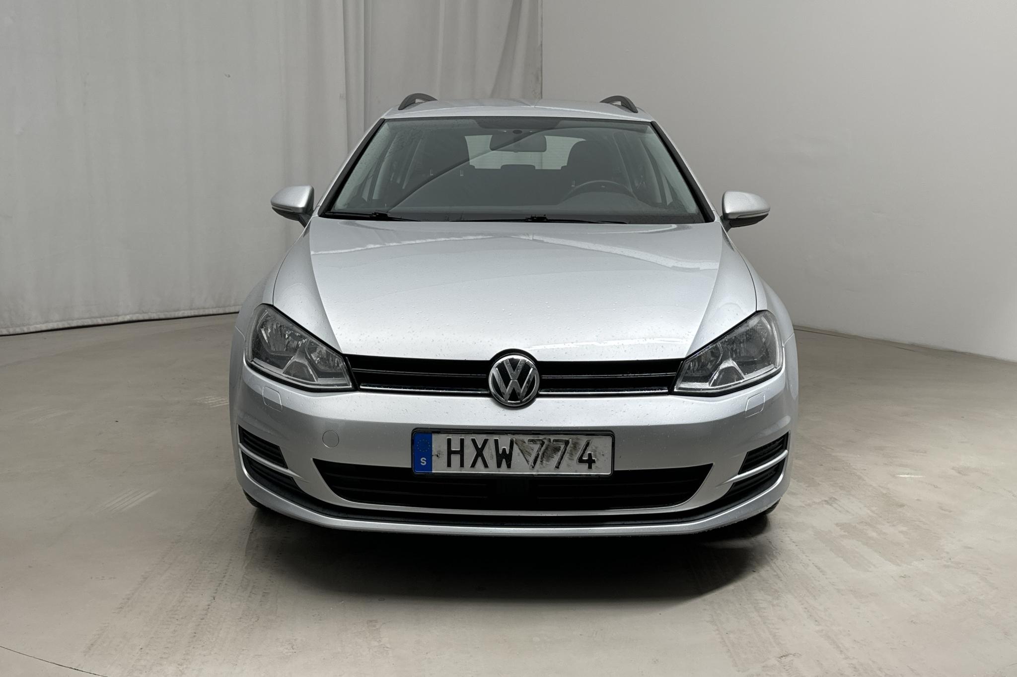 VW Golf VII 1.6 TDI BlueMotion Sportscombi (110hk) - 182 600 km - Manuaalinen - hopea - 2016