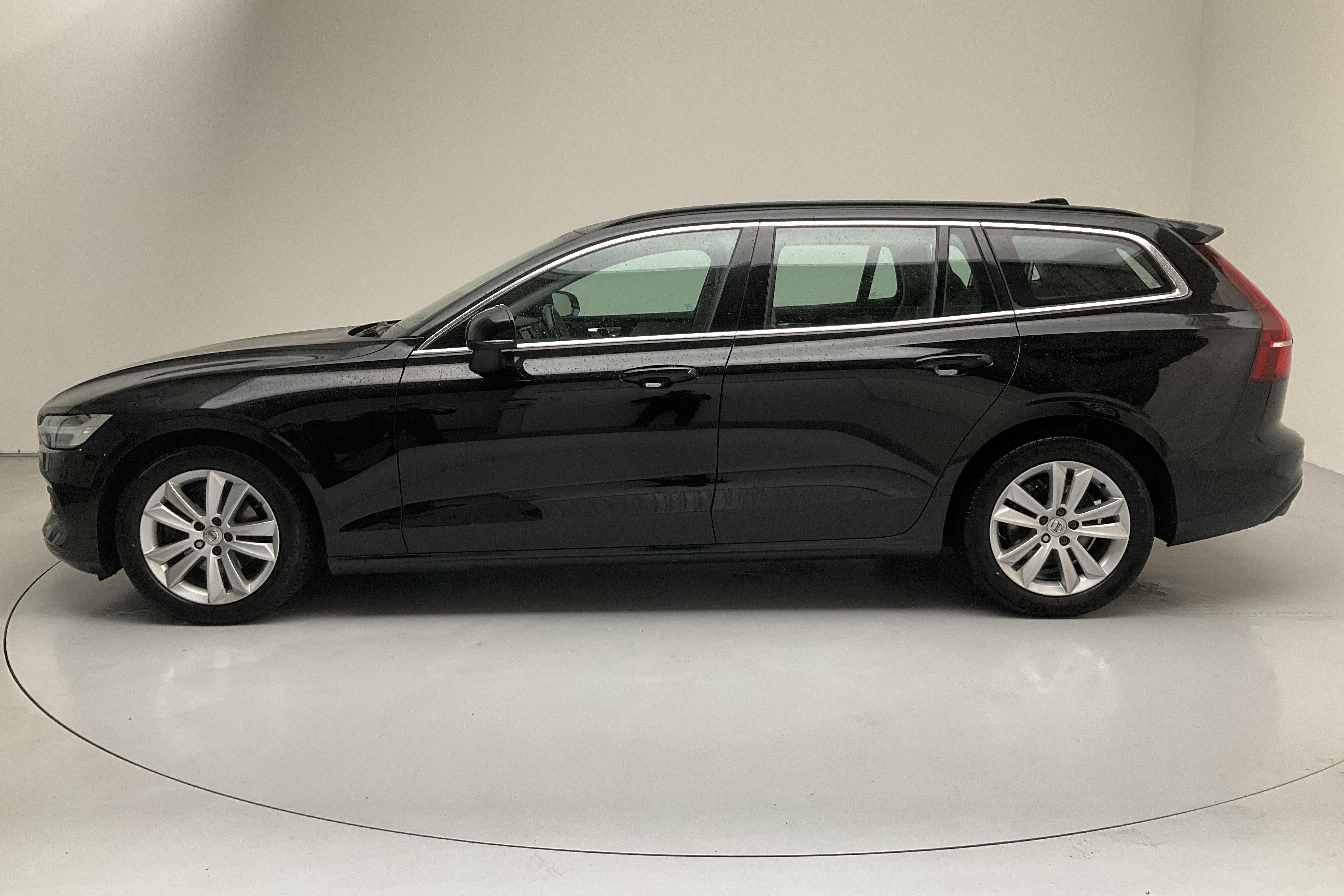 Volvo V60 B4 Mildhybrid, Diesel (197hk) - 91 640 km - Automatic - black - 2022