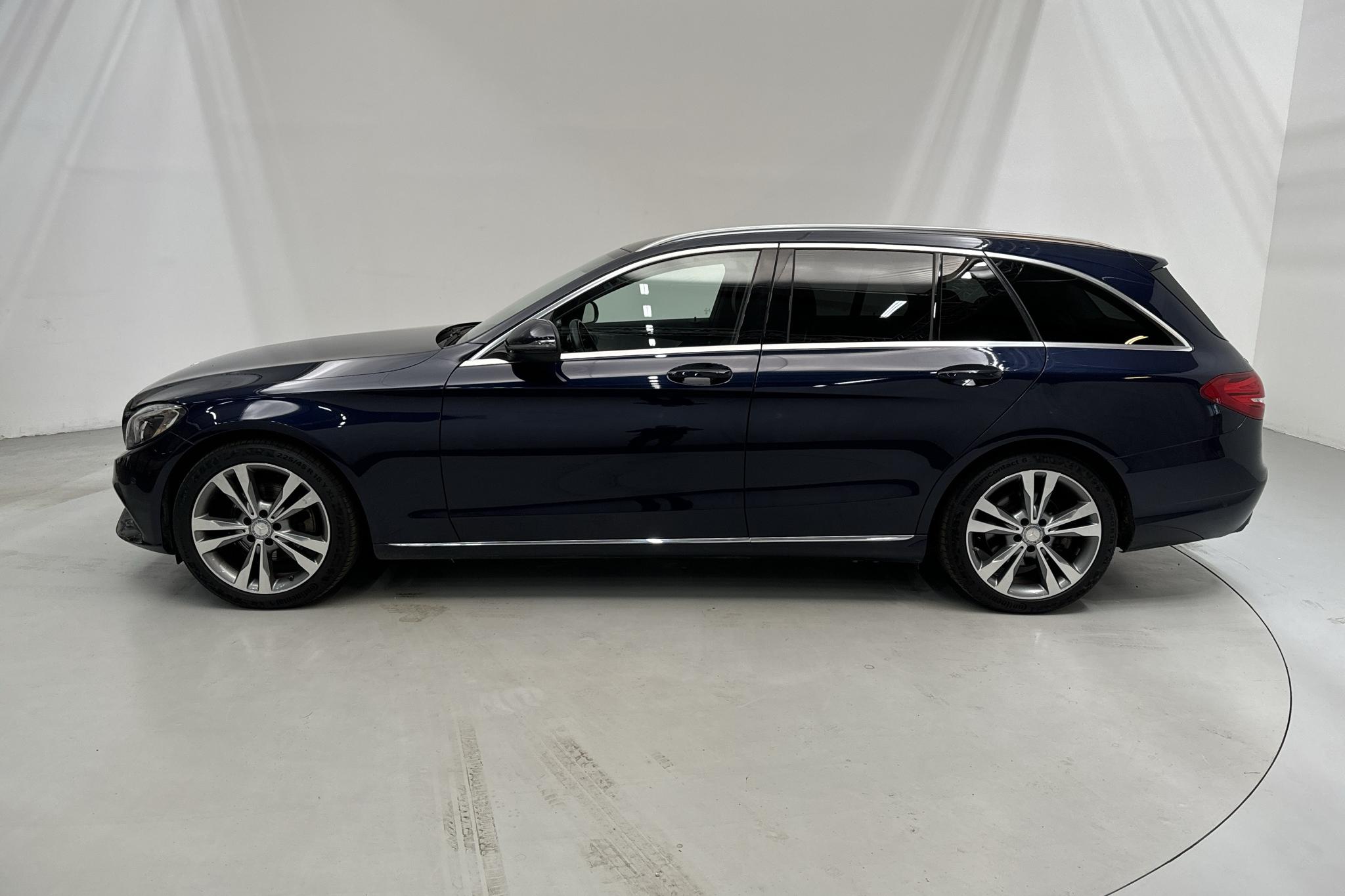 Mercedes C 220 d Kombi S205 (170hk) - 87 770 km - Automatic - Dark Blue - 2017