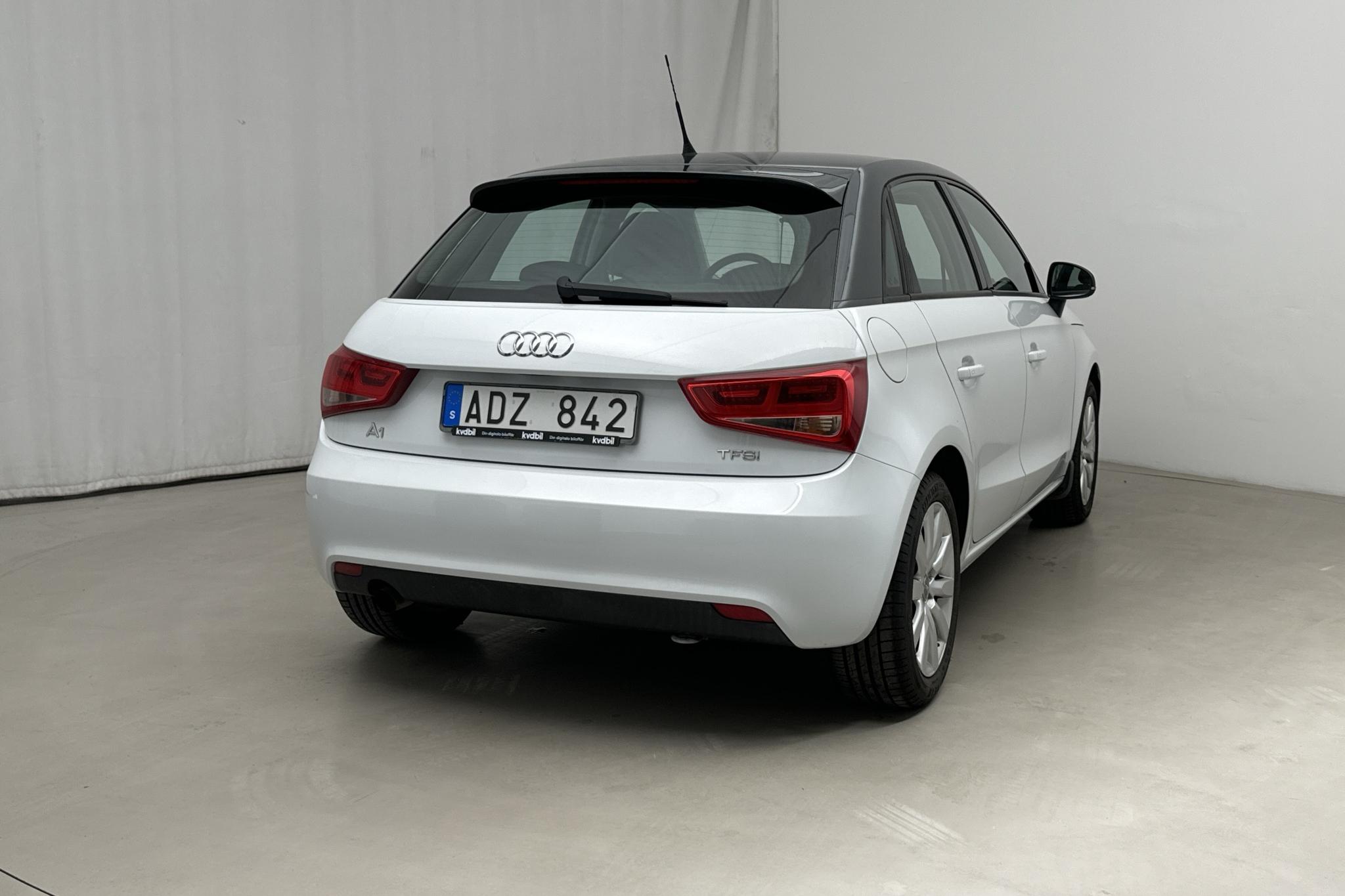 Audi A1 1.2 TFSI Sportback (86hk) - 138 650 km - Manualna - biały - 2014