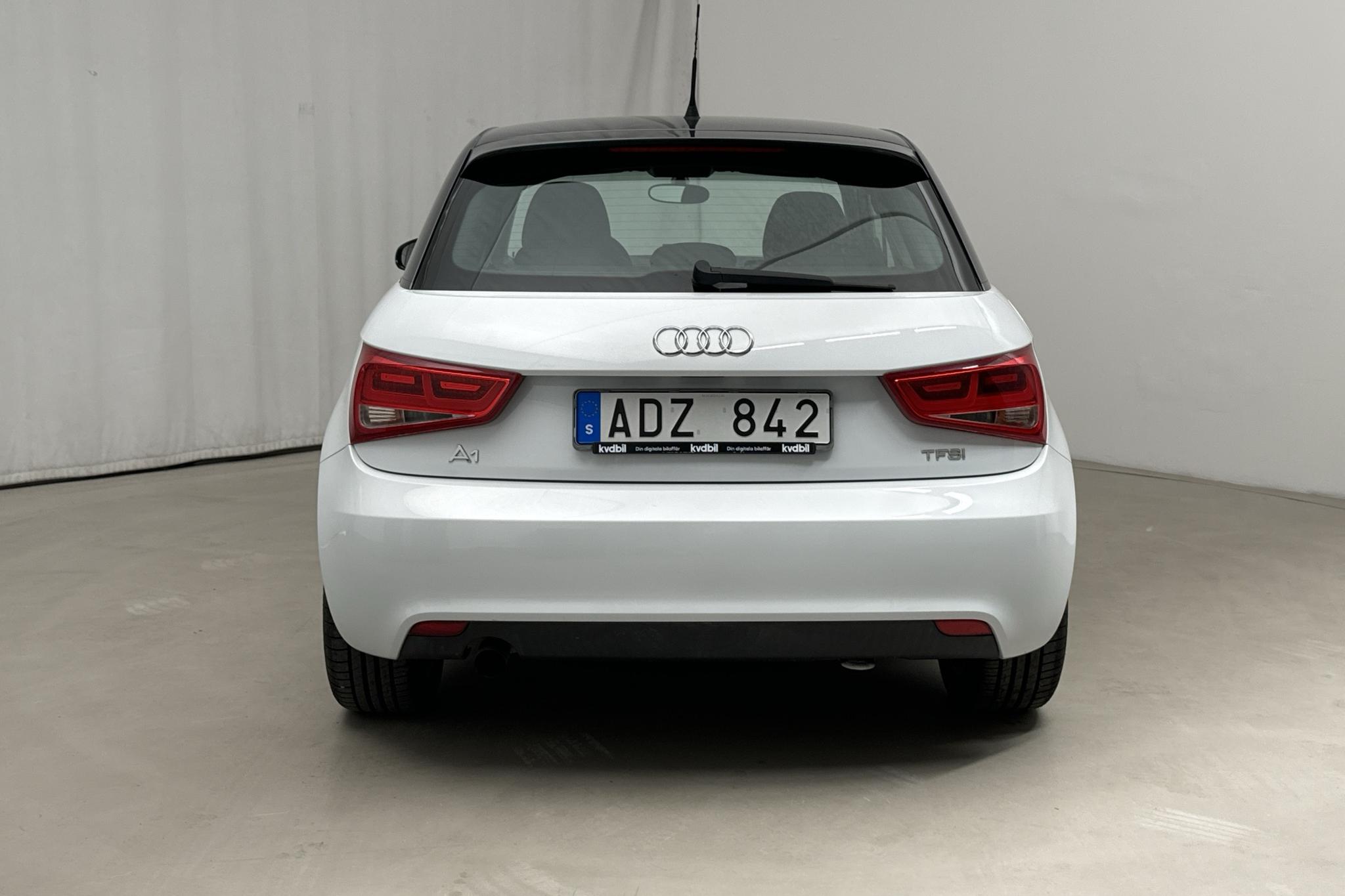 Audi A1 1.2 TFSI Sportback (86hk) - 138 650 km - Manuaalinen - valkoinen - 2014