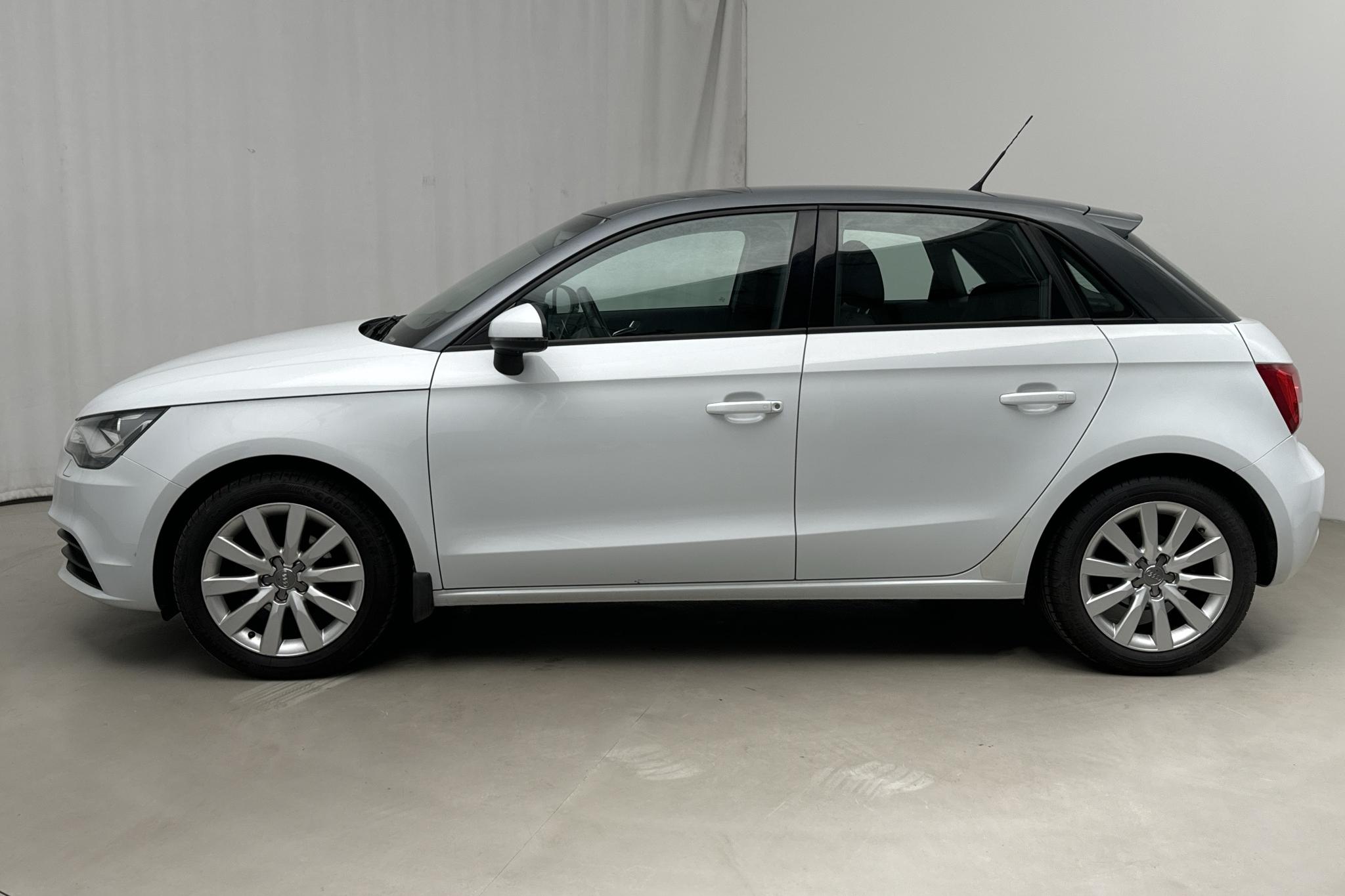 Audi A1 1.2 TFSI Sportback (86hk) - 138 650 km - Käsitsi - valge - 2014