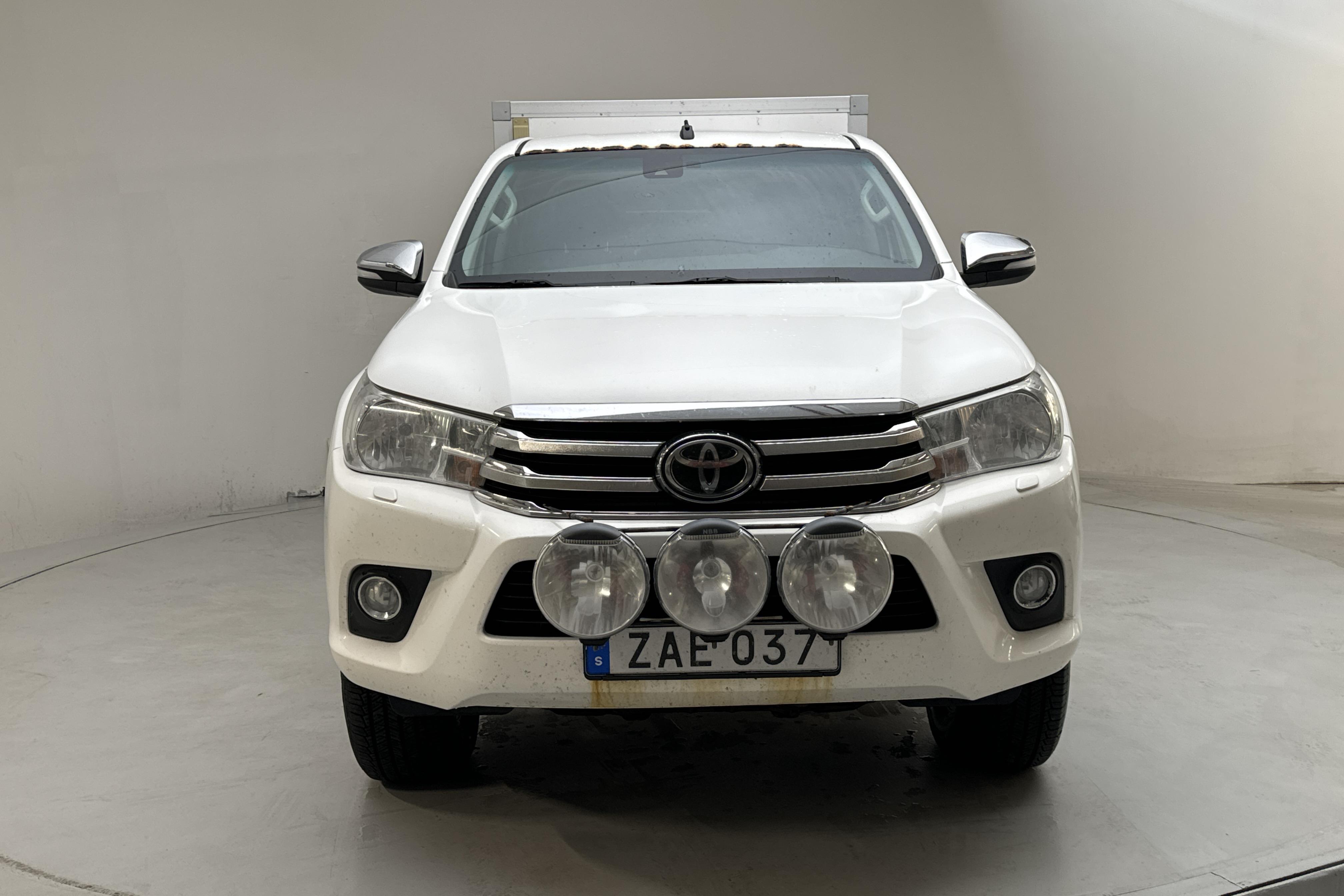 Toyota Hilux 2.4 D 4WD (150hk) - 278 300 km - Automaatne - valge - 2017