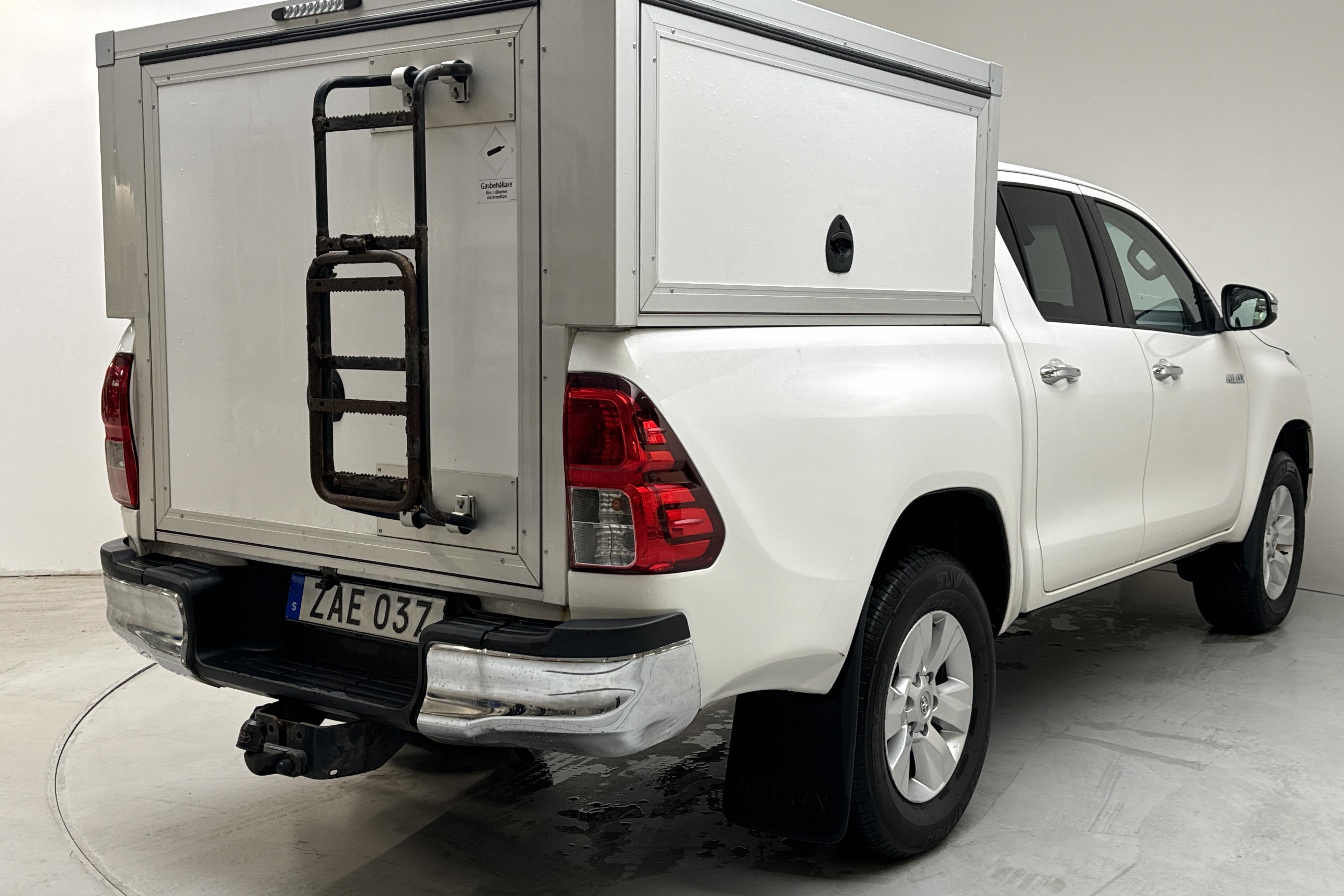 Toyota Hilux 2.4 D 4WD (150hk) - 278 300 km - Automatic - white - 2017