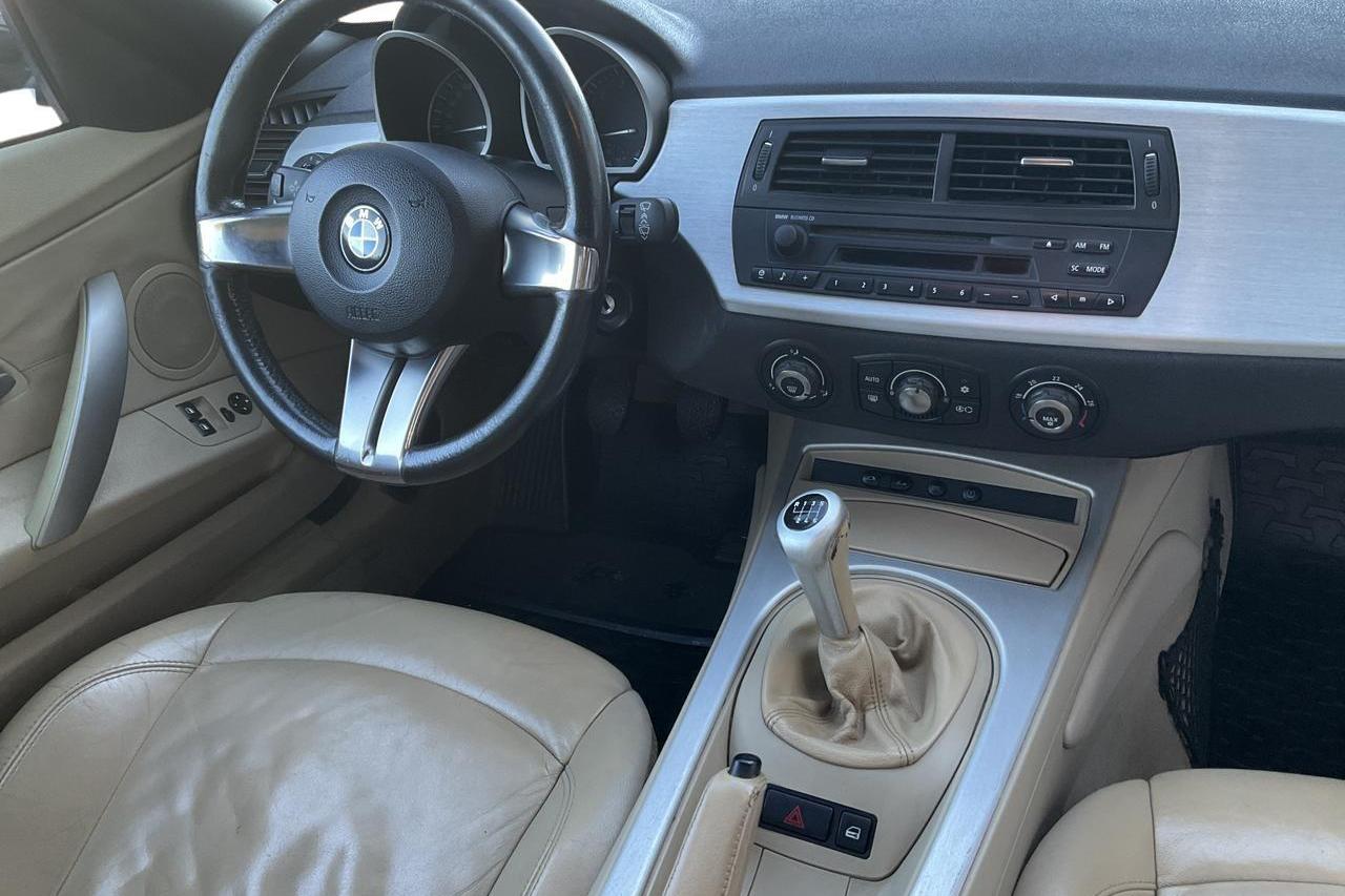 BMW Z4 2.0i Roadster (150hk) - 156 060 km - Manuaalinen - musta - 2007