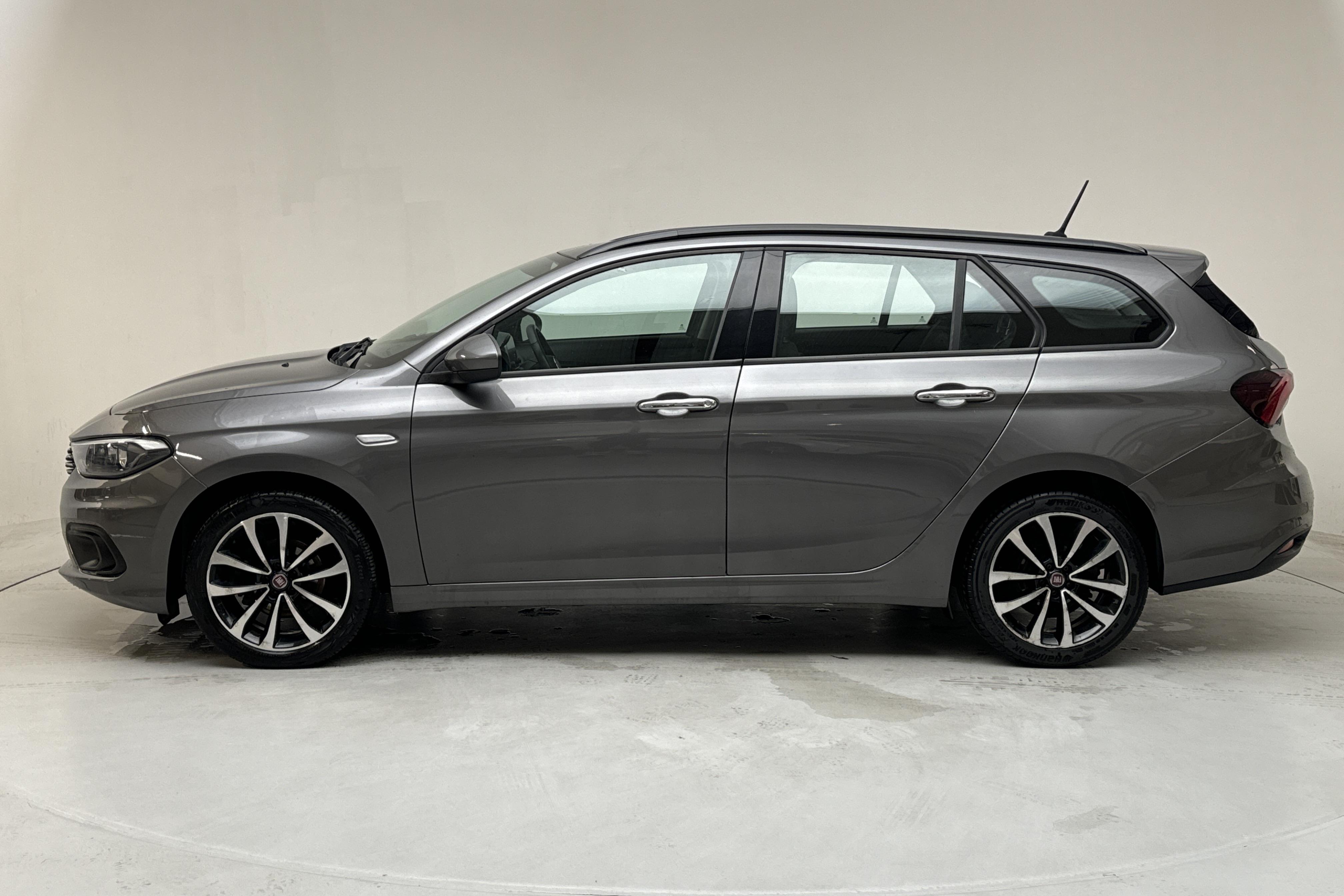 Fiat Tipo 1.4 Kombi (120hk) - 78 370 km - Manuaalinen - harmaa - 2019