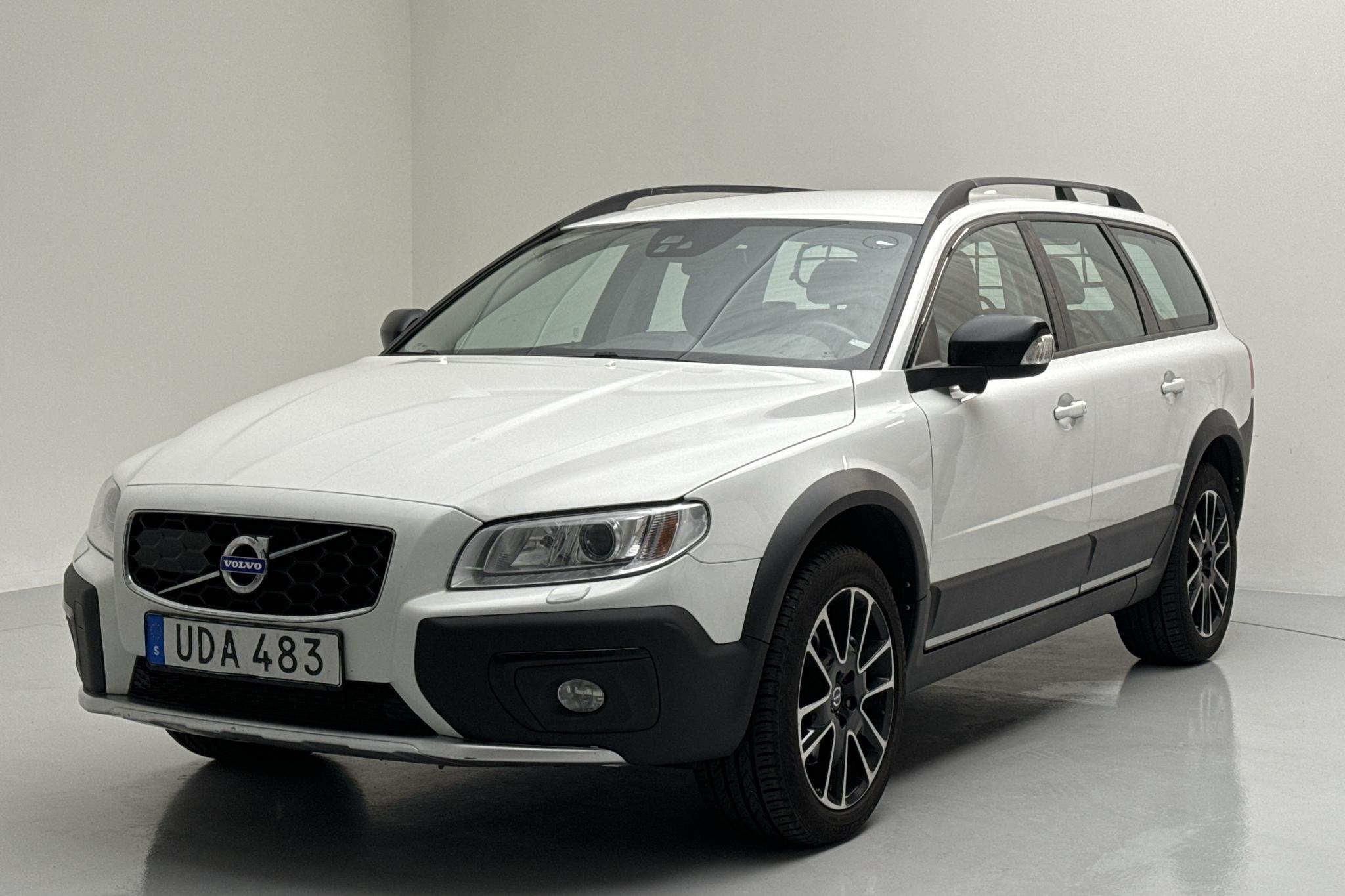 Volvo XC70 II D4 AWD (181hk) - 288 020 km - Automaatne - valge - 2015