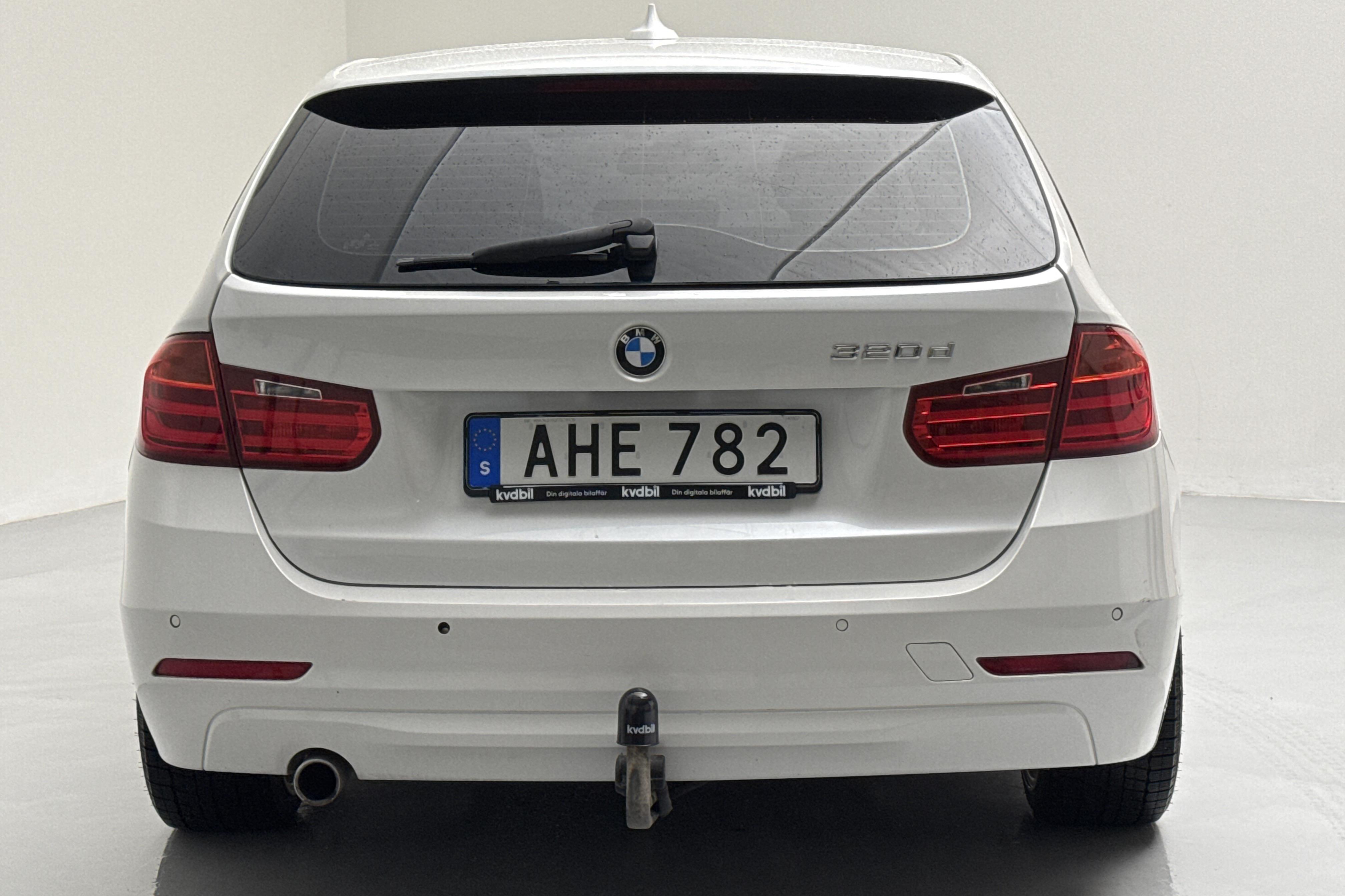 BMW 320d Touring, F31 (184hk) - 187 980 km - Automaatne - valge - 2015