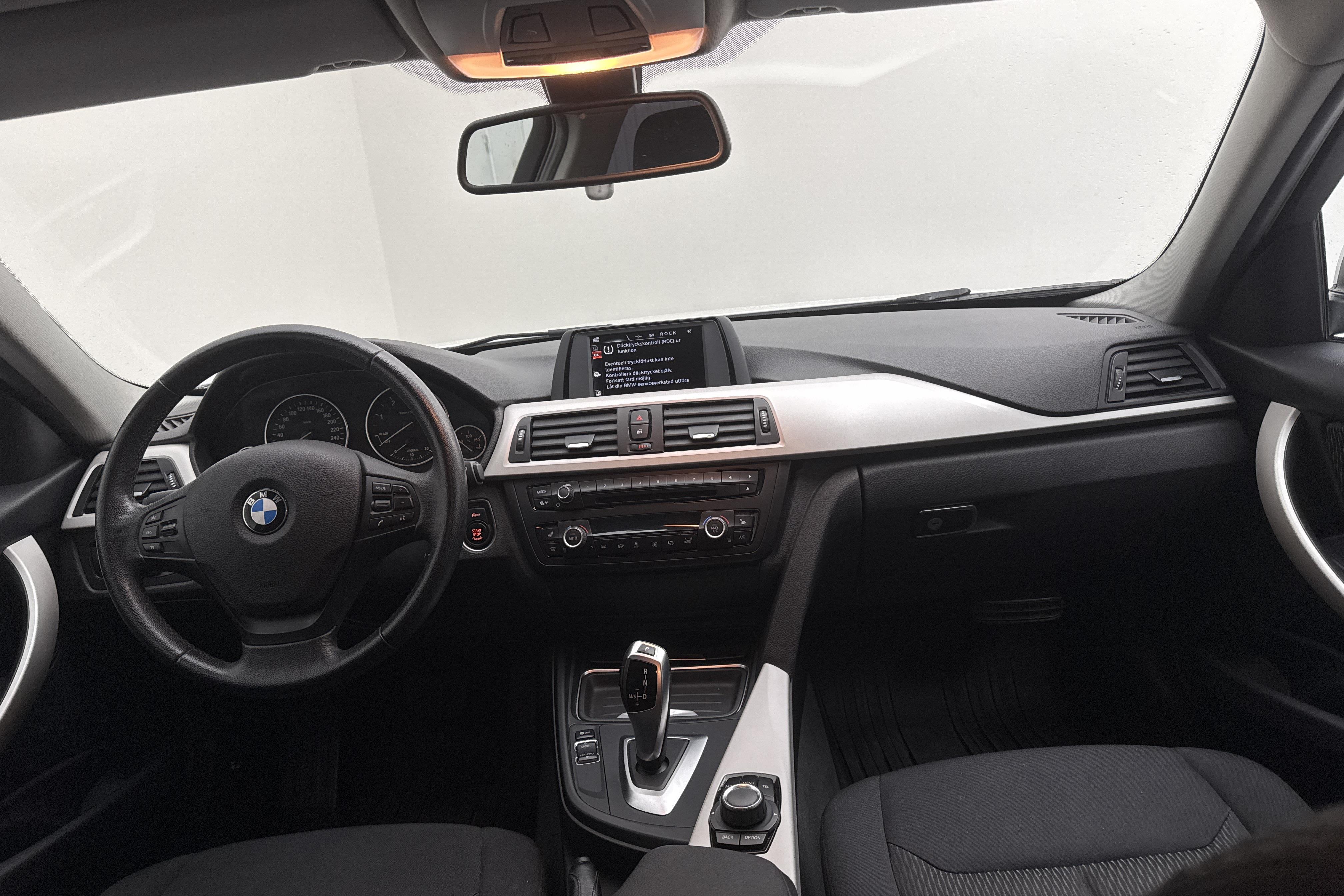 BMW 320d Touring, F31 (184hk) - 18 798 mil - Automat - vit - 2015