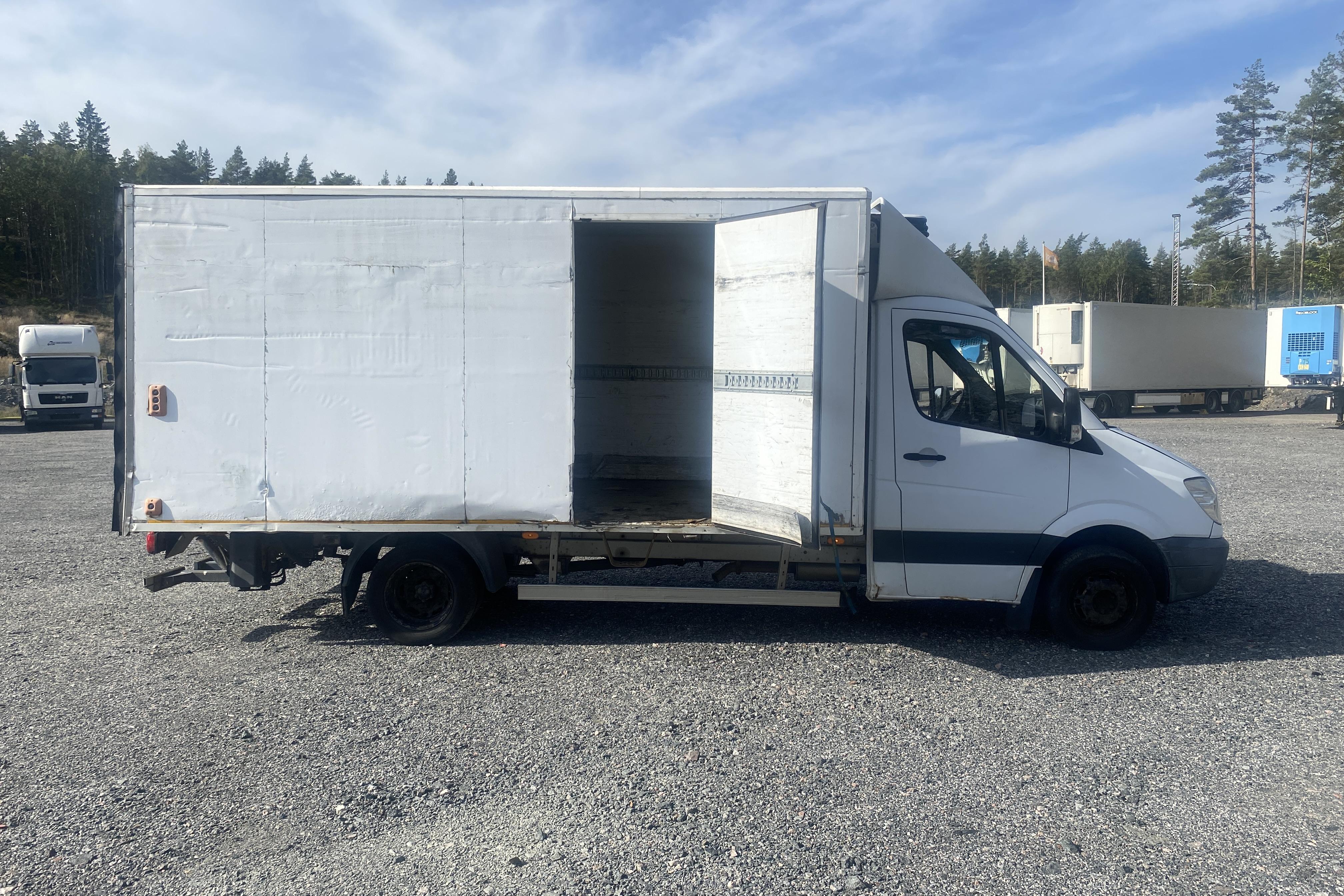 Mercedes Sprinter 519 CDI Pickup/Chassi (190hk) - 259 585 km - Automatyczna - biały - 2012