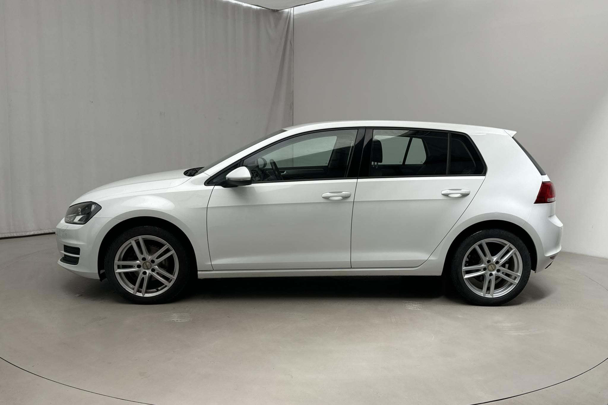 VW Golf VII 1.2 TSI 5dr (110hk) - 100 520 km - Automatyczna - biały - 2016