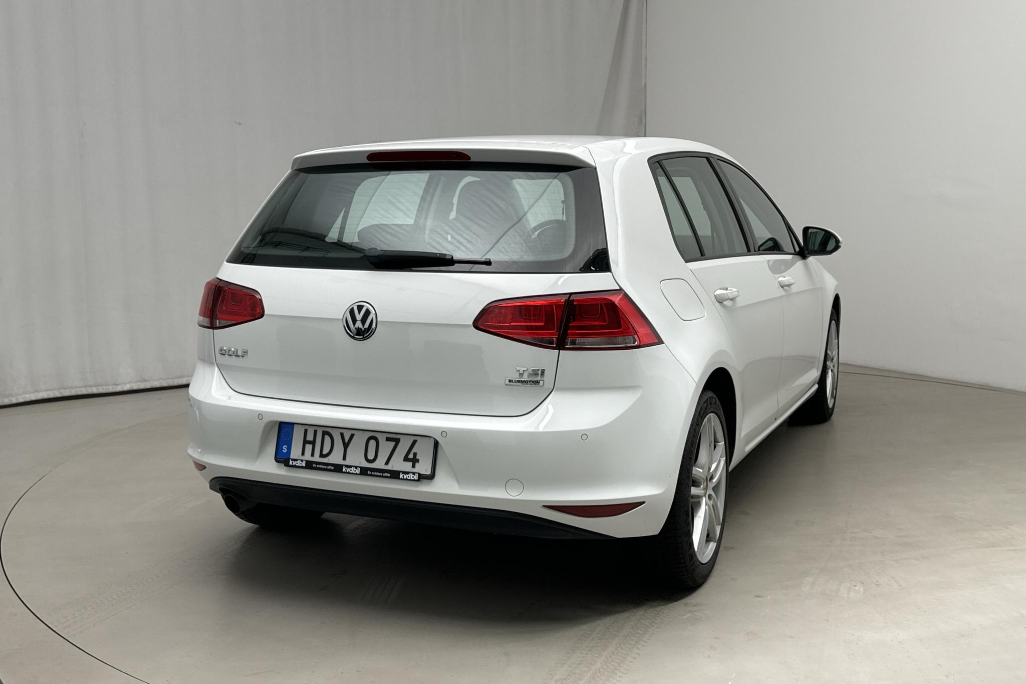 VW Golf VII 1.2 TSI 5dr (110hk) - 100 520 km - Automatyczna - biały - 2016