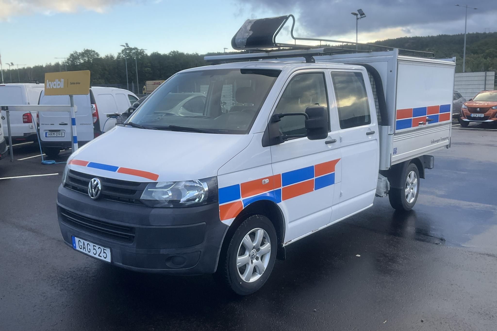 VW Transporter T5 2.0 TDI Pickup (140hk) - 123 610 km - Manual - white - 2014