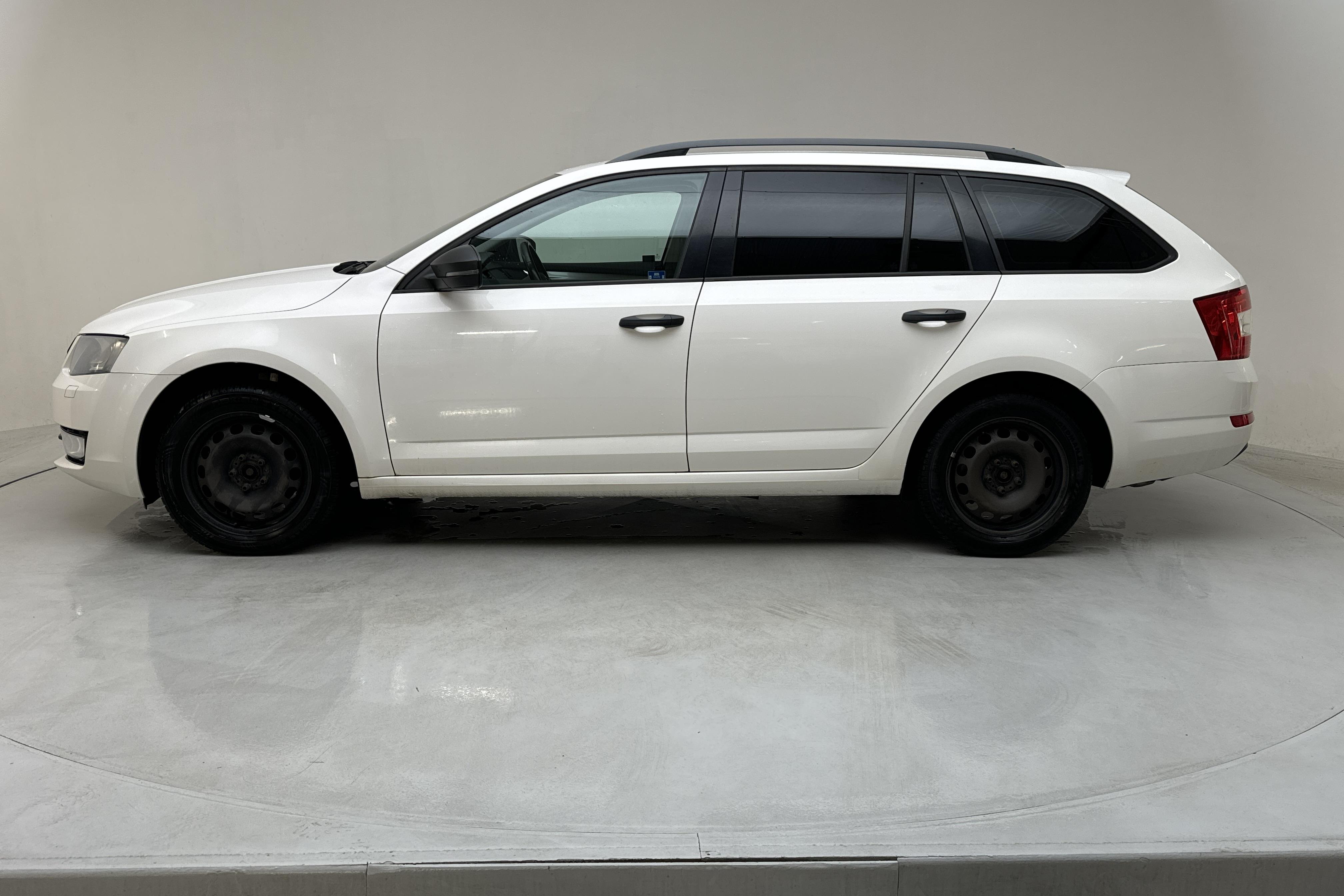 Skoda Octavia III 1.6 TDI CR Combi 4X4 (105hk) - 187 030 km - Manualna - biały - 2014