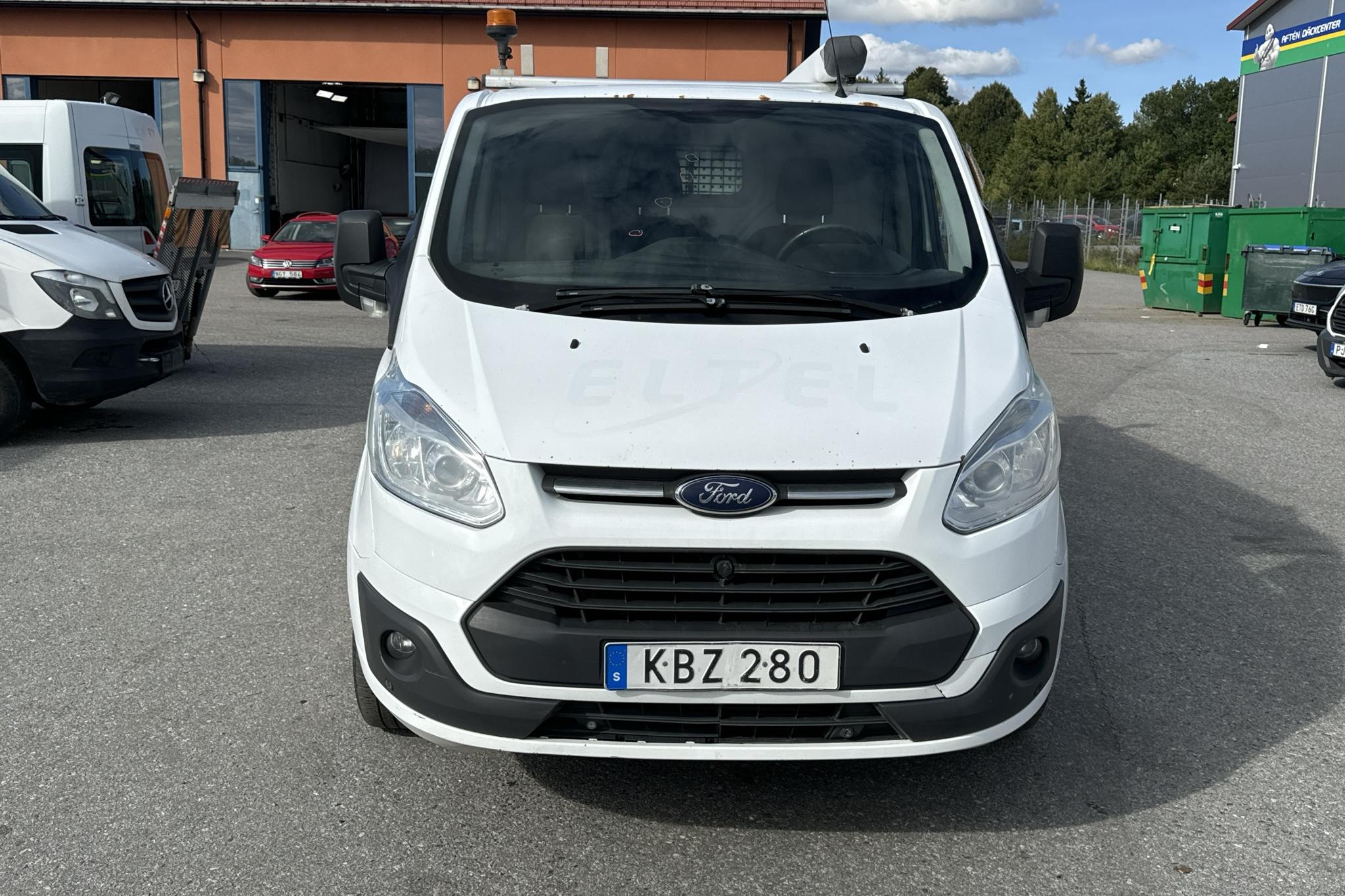 Ford Transit Custom 290 (125hk) - 246 310 km - Käsitsi - valge - 2016