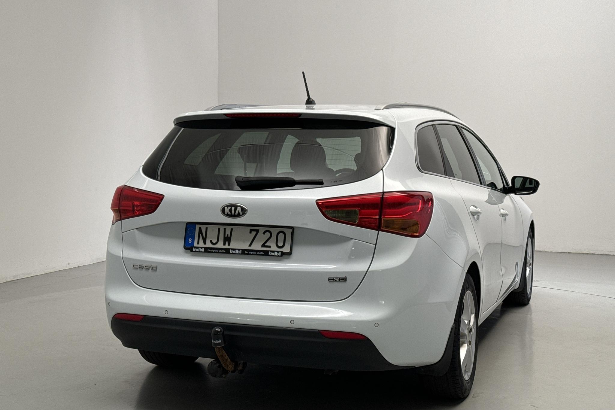 KIA Cee'd 1.6 CRDi SW (128hk) - 15 237 mil - Manuell - vit - 2014