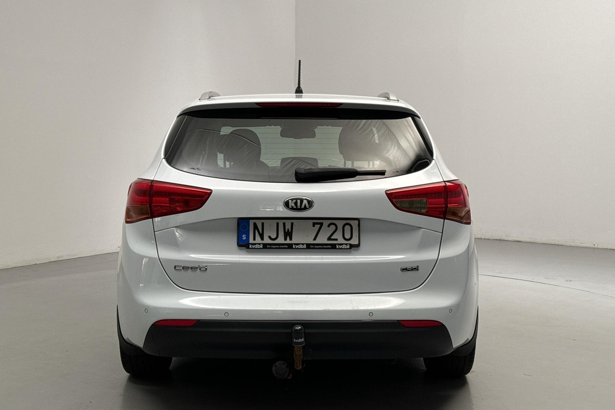 KIA Cee'd 1.6 CRDi SW (128hk) - 152 370 km - Käsitsi - valge - 2014