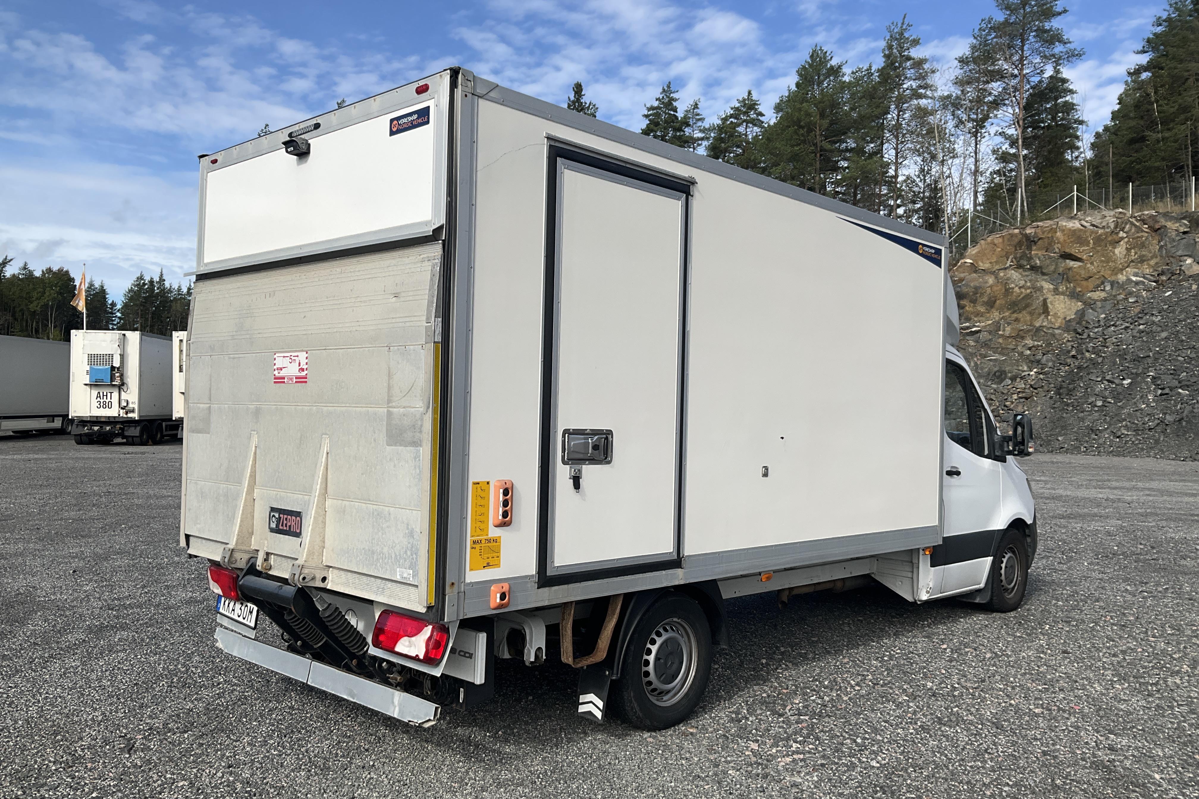 Mercedes Sprinter 316 CDI Volymskåp RWD (163hk) - 151 010 km - Automatyczna - biały - 2019