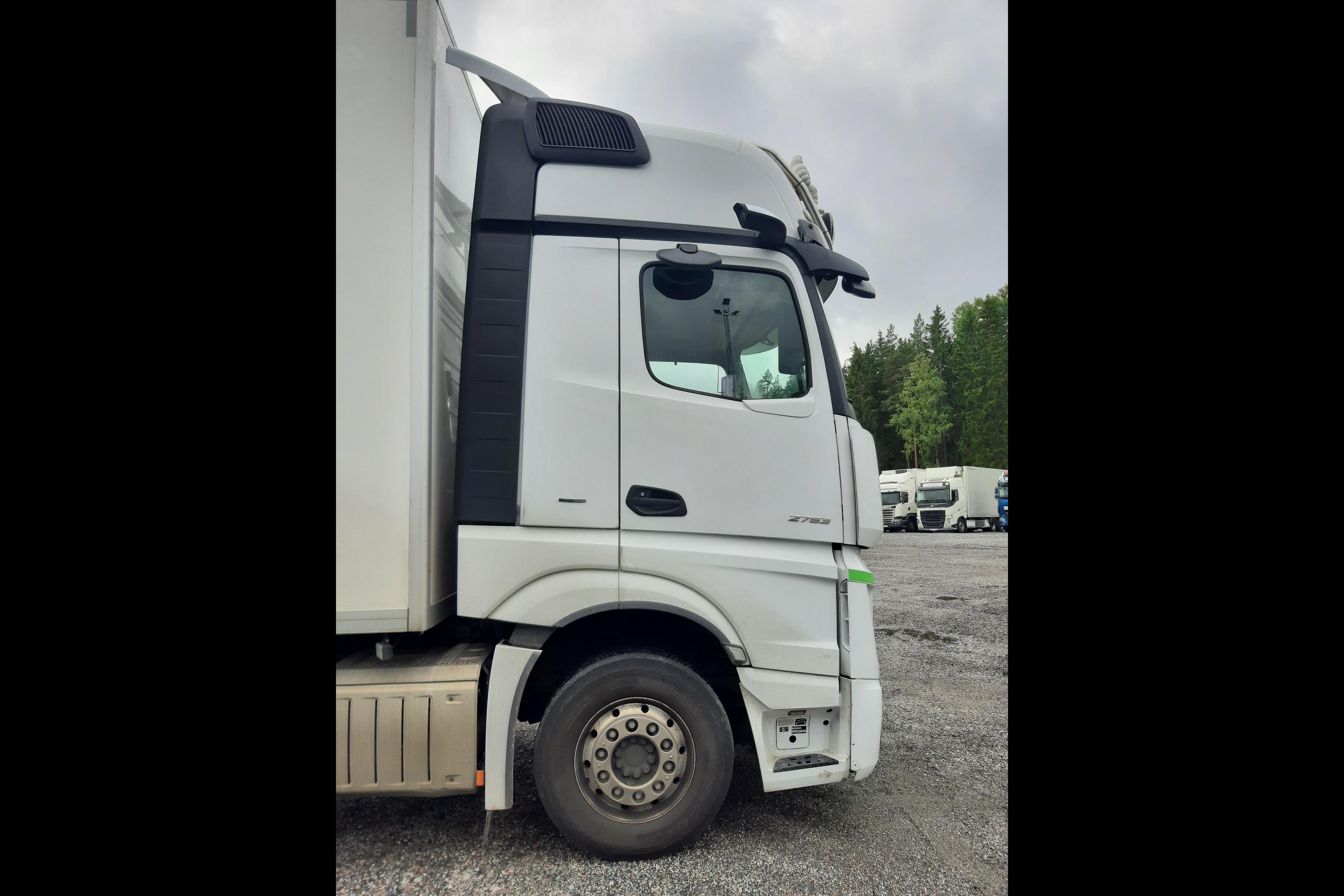 Mercedes ACTROS - 597 205 km - Automatyczna - biały - 2020