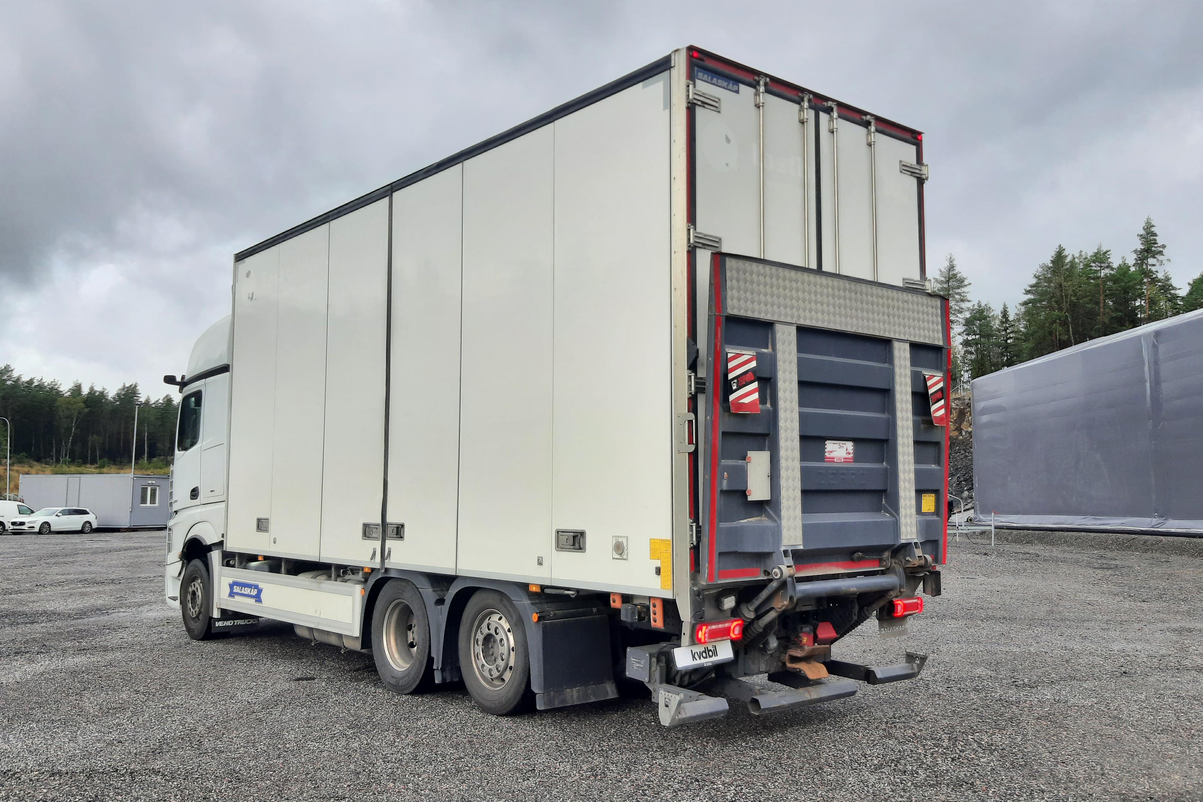 Mercedes ACTROS - 597 205 km - Automatyczna - biały - 2020