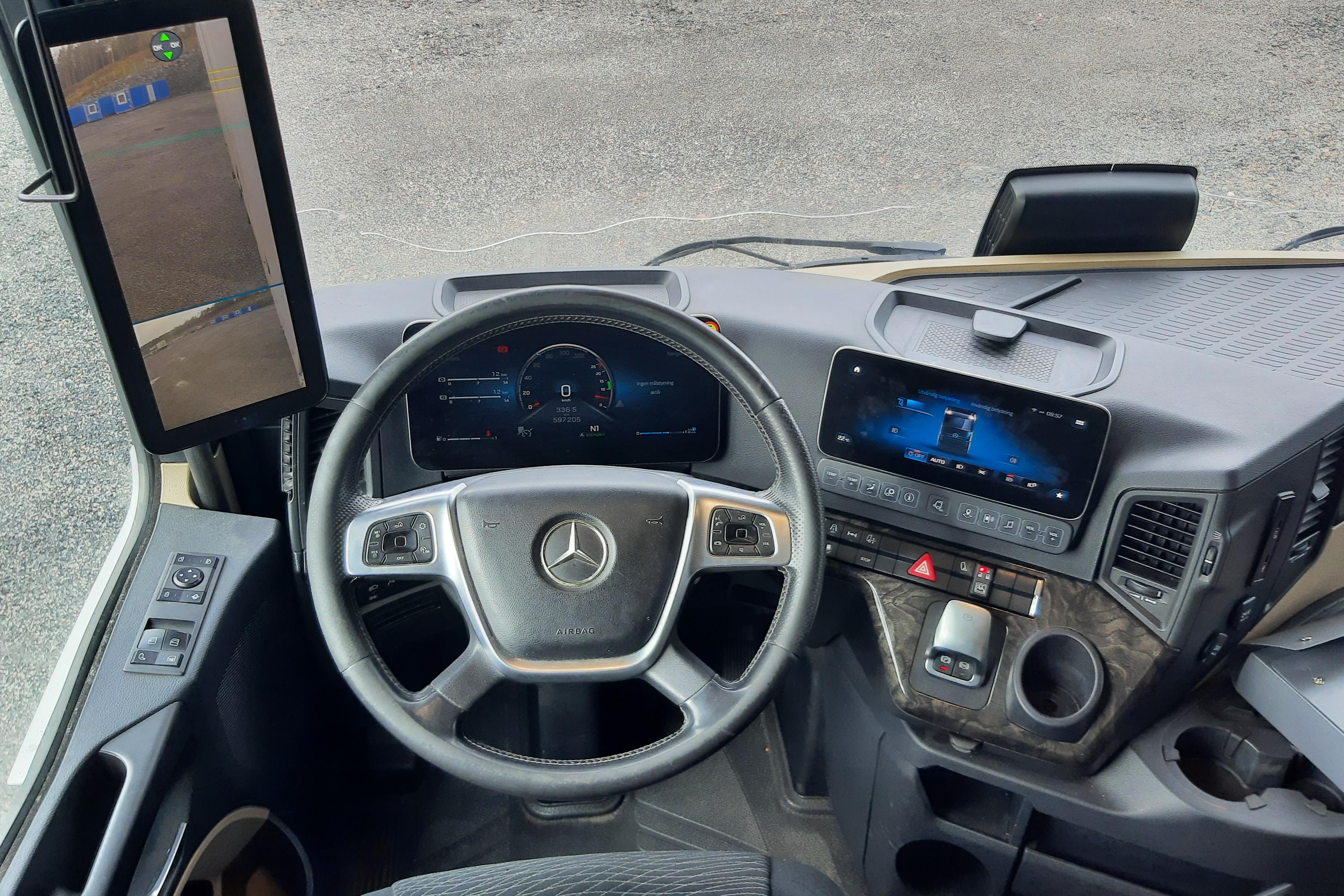 Mercedes ACTROS - 597 205 km - Automat - vit - 2020