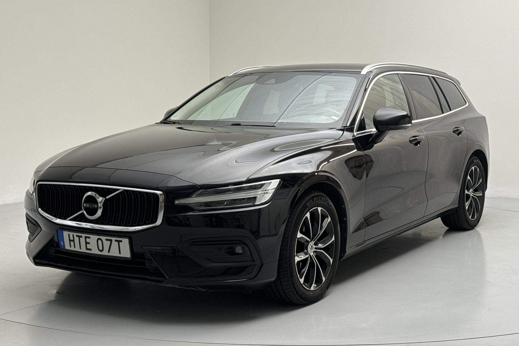 Volvo V60 D4 AWD (190hk) - 14 059 mil - Automat - svart - 2020