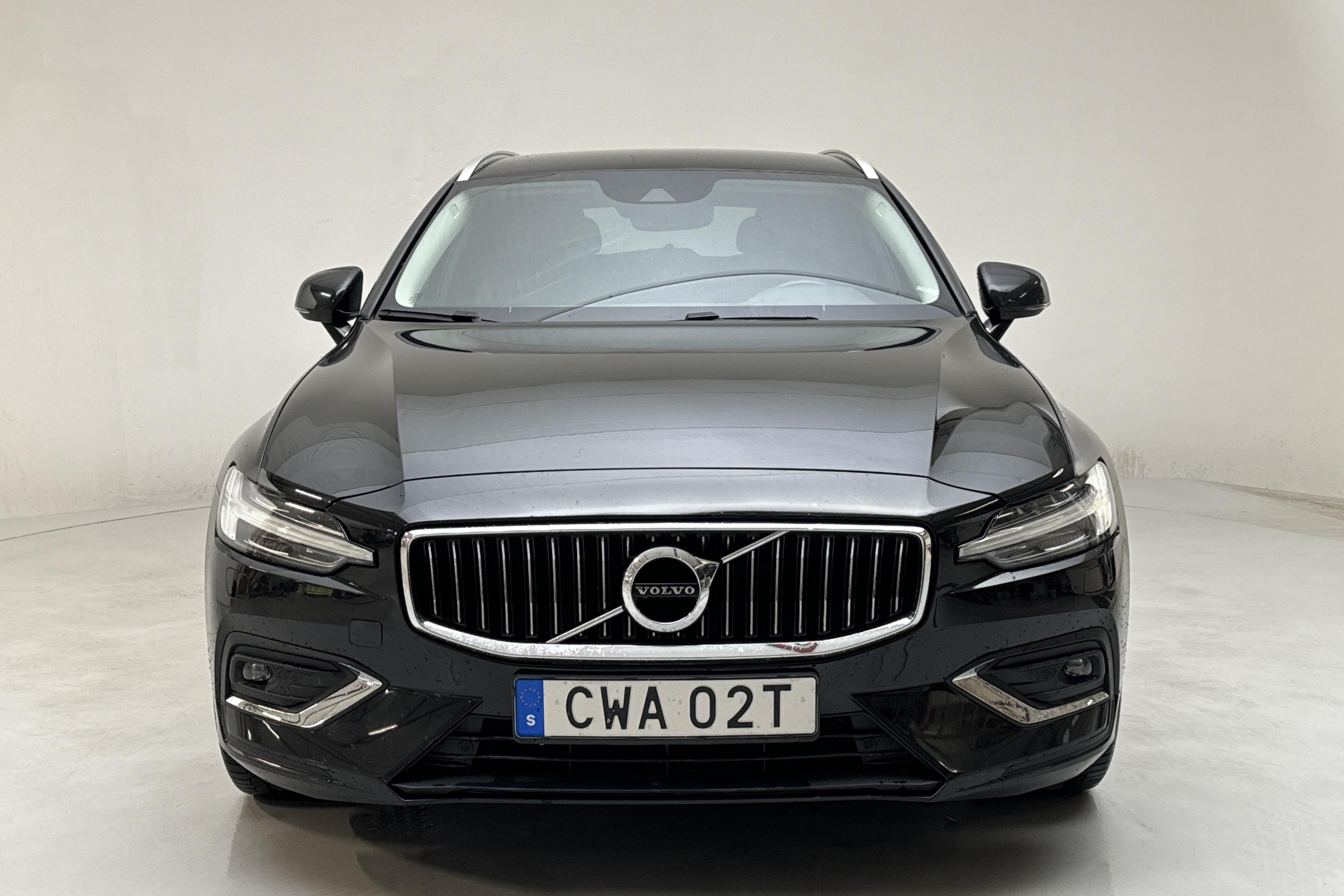 Volvo V60 T5 (250hk) - 9 381 mil - Automat - svart - 2019