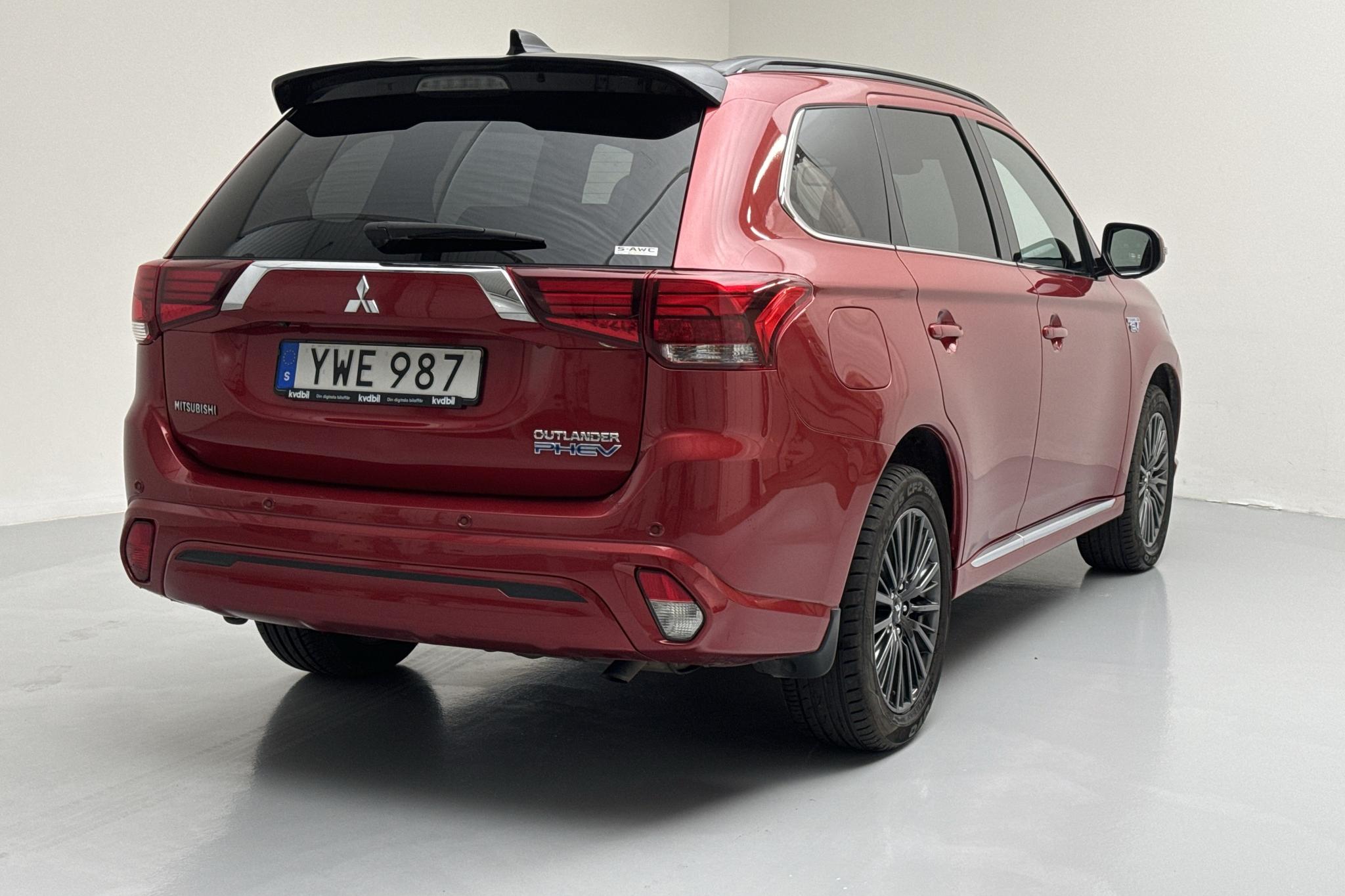 Mitsubishi Outlander 2.4 Plug-in Hybrid 4WD (136hk) - 83 040 km - Automaatne - punane - 2019