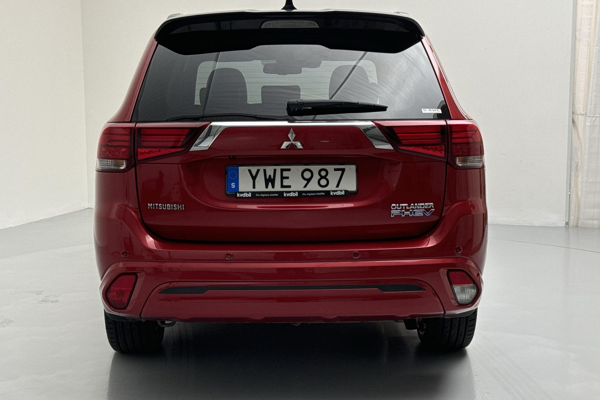 Mitsubishi Outlander 2.4 Plug-in Hybrid 4WD (136hk) - 83 040 km - Automaatne - punane - 2019