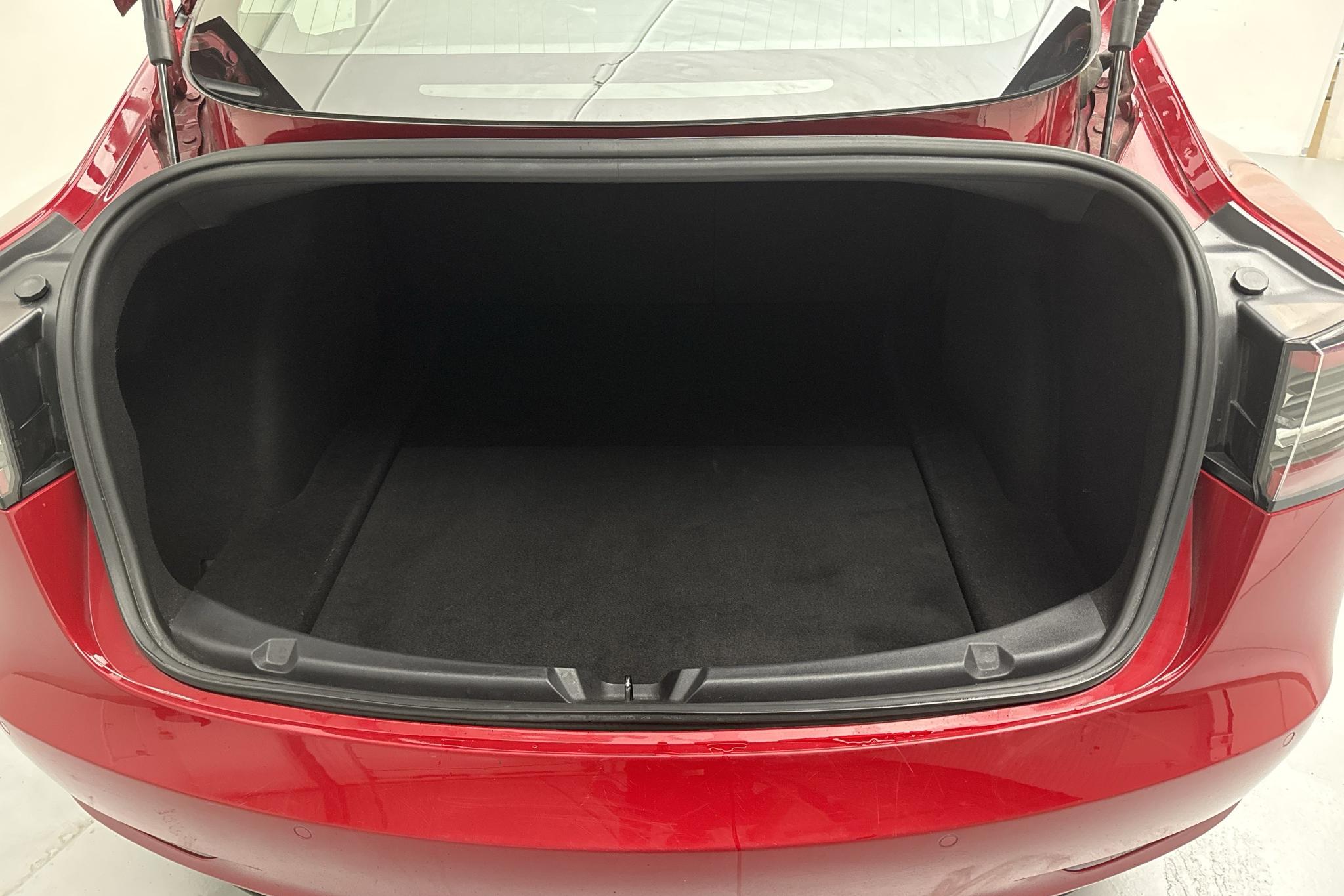 Tesla Model 3 Long Range RWD - 166 310 km - Automatic - red - 2019