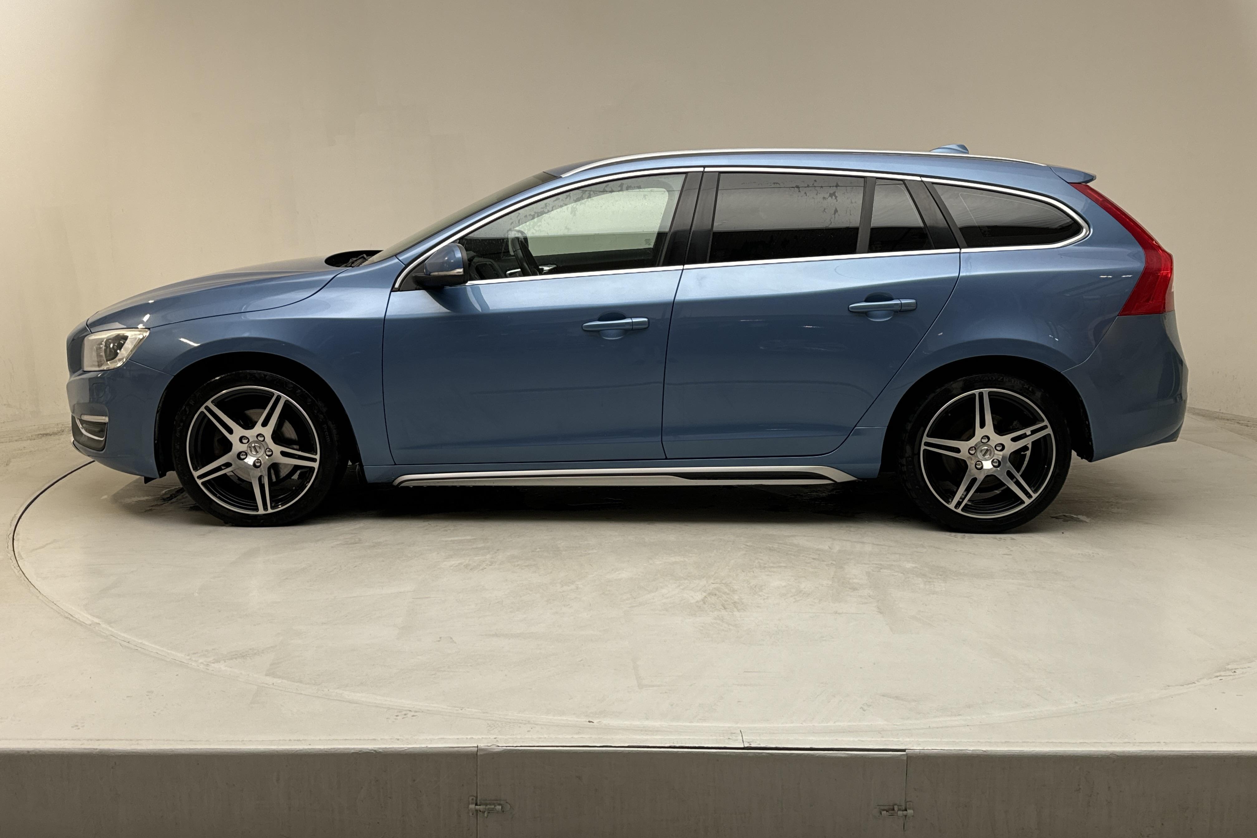 Volvo V60 D4 (190hk) - 193 440 km - Automatic - blue - 2016