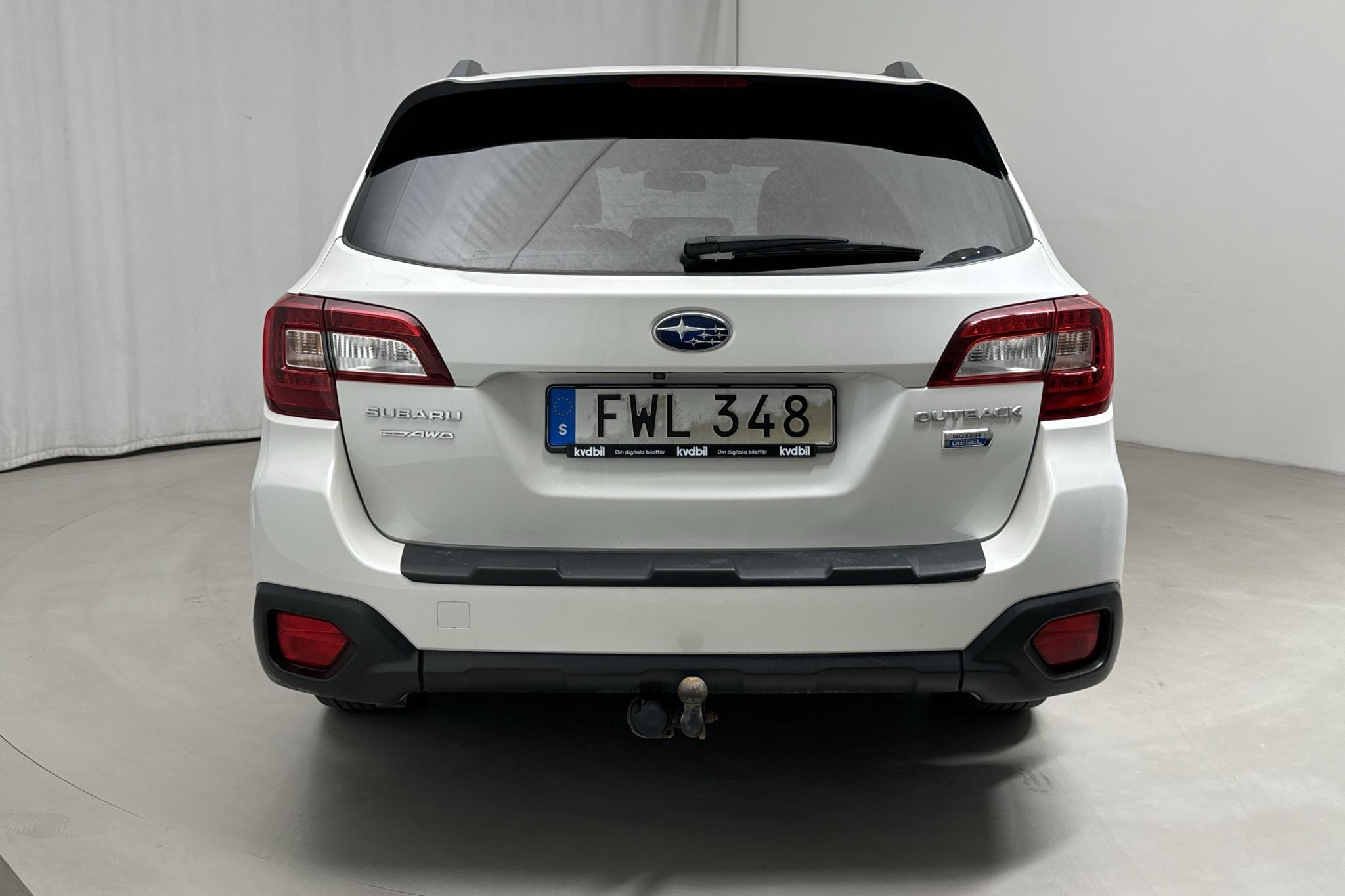 Subaru Outback 2.0D (150hk) - 16 382 mil - Automat - vit - 2015