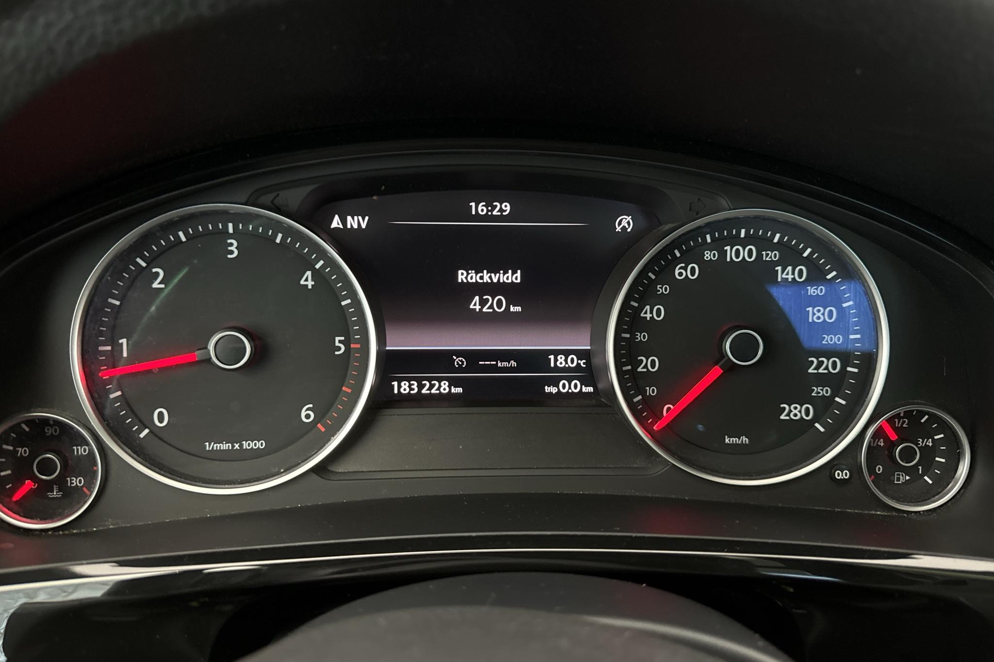 VW Touareg V6 TDI BlueMotion Technology (245hk) - 183 220 km - Automatyczna - biały - 2013