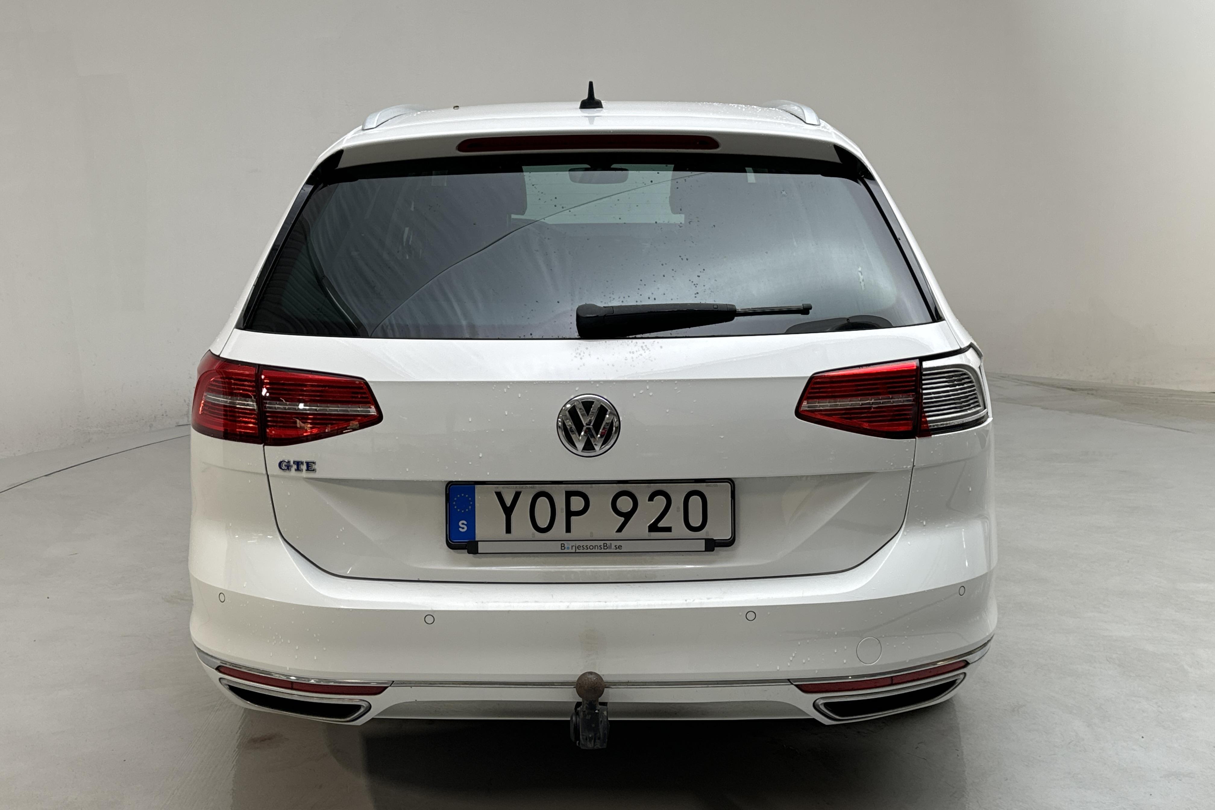 VW Passat 1.4 Plug-in-Hybrid Sportscombi (218hk) - 9 812 mil - Automat - vit - 2018