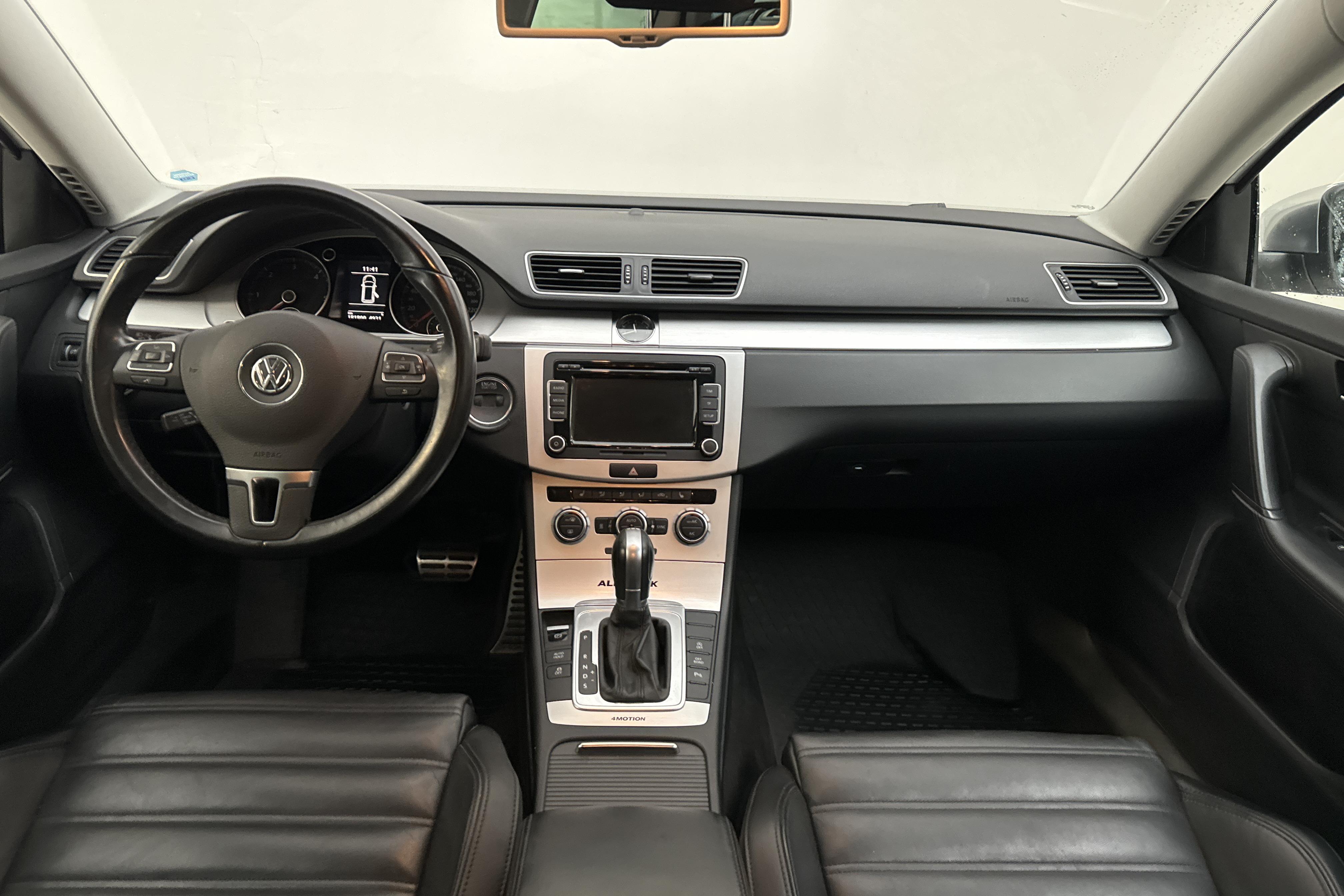 VW Passat Alltrack 2.0 TDI BlueMotion Technology 4Motion (177hk) - 181 800 km - Automaatne - valge - 2015