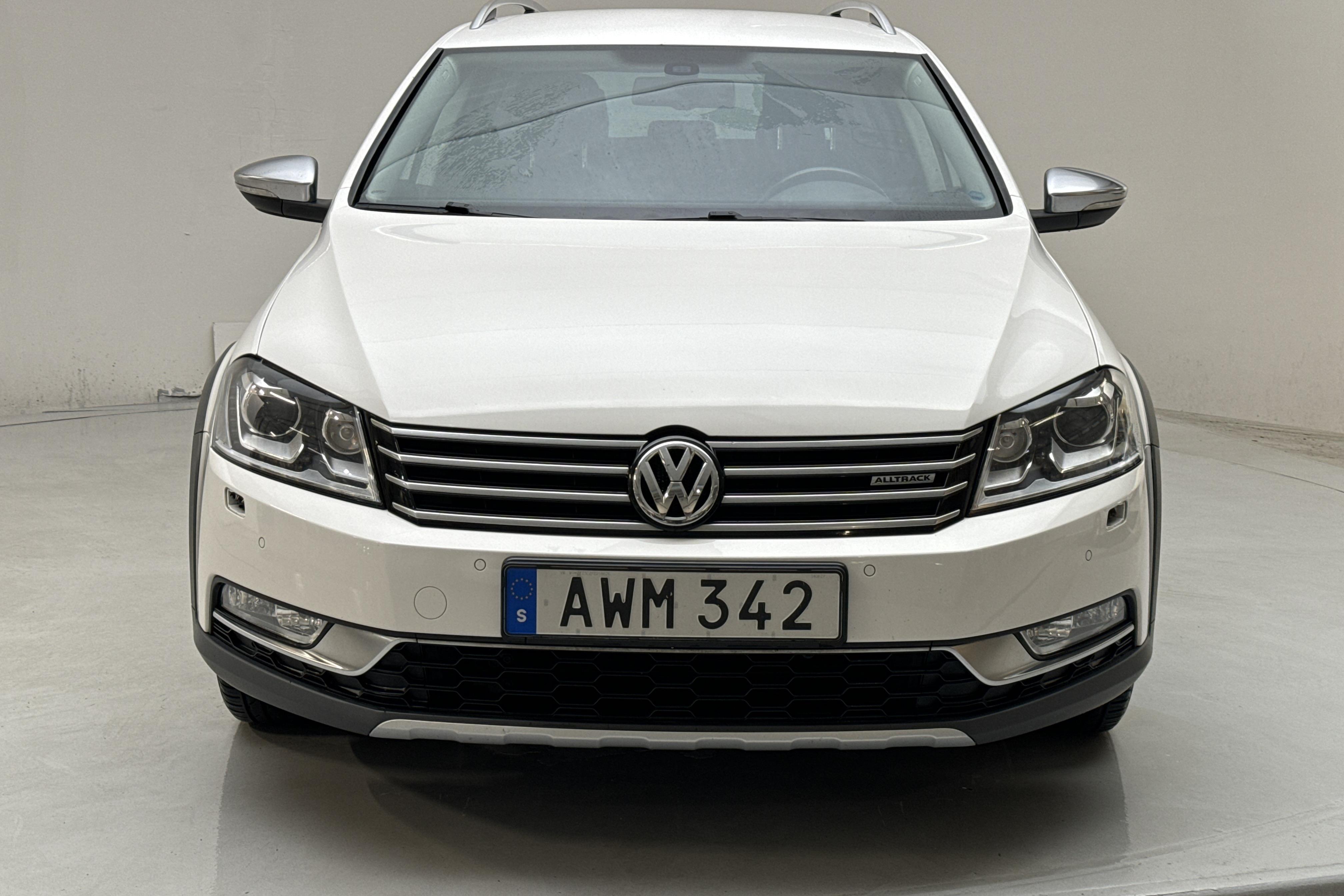 VW Passat Alltrack 2.0 TDI BlueMotion Technology 4Motion (177hk) - 181 800 km - Automaatne - valge - 2015