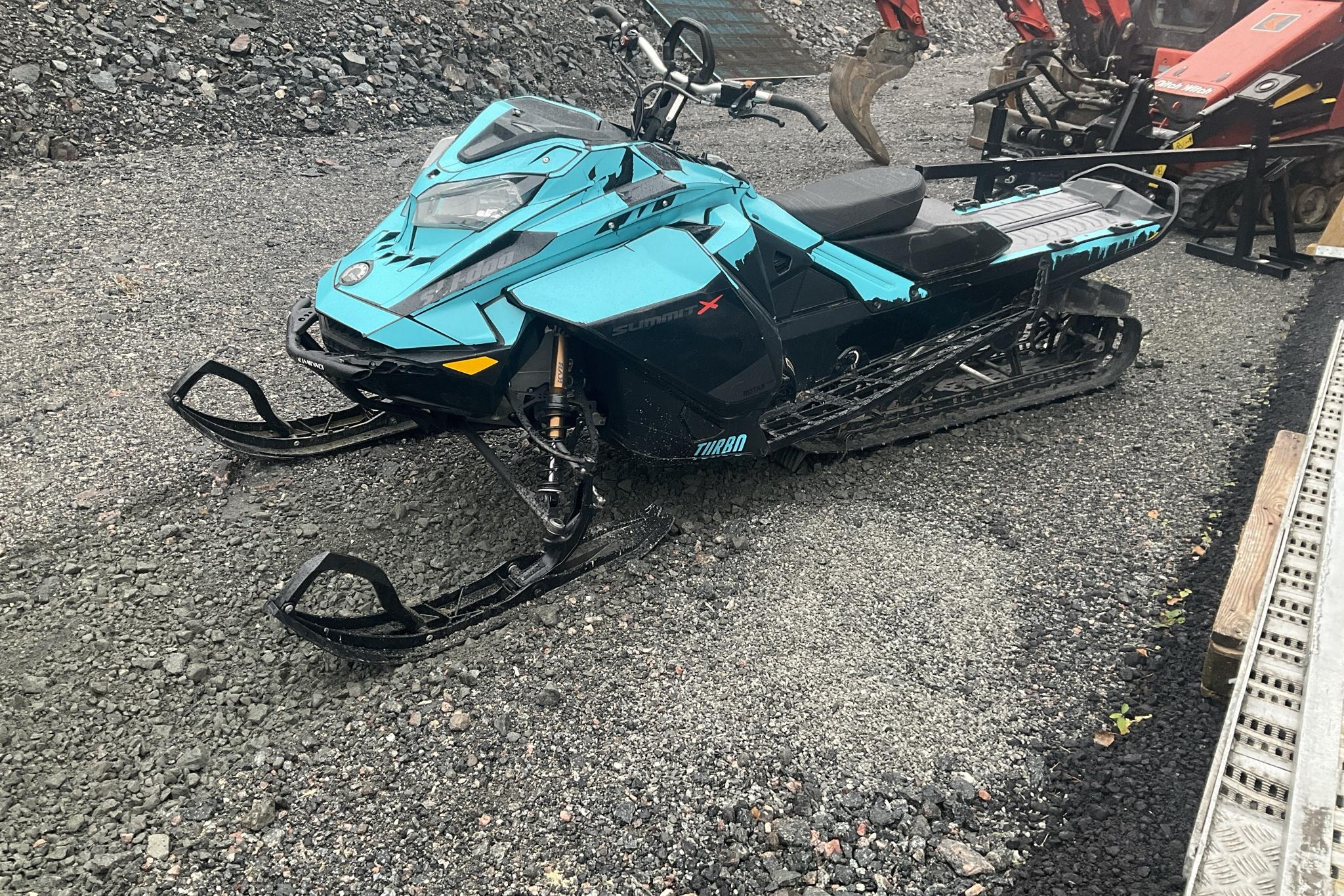 ski-doo SUMMIT 850 T EXPERT 154" Snöskoter - 100 mil - Automat - 2021