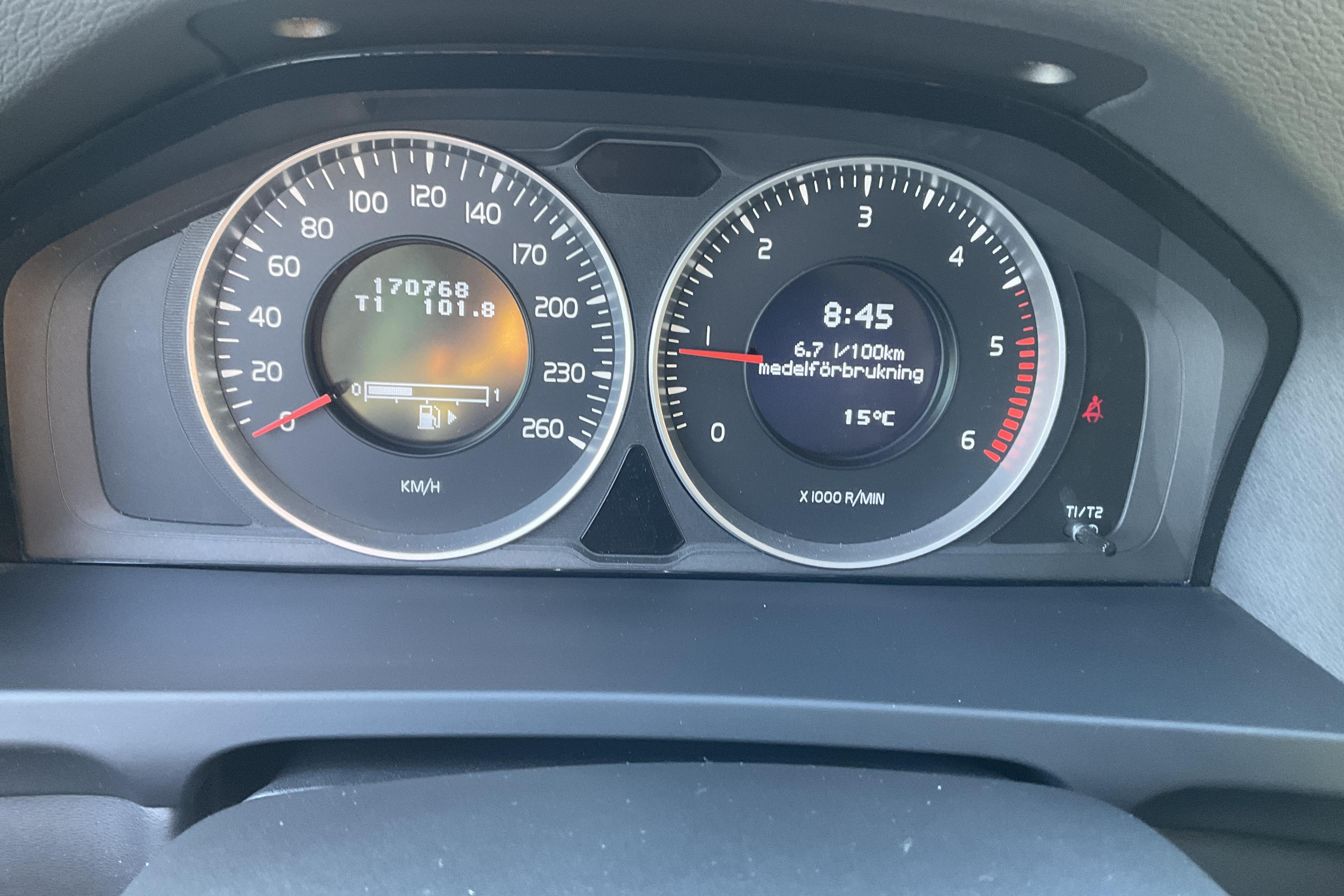 Volvo V60 D2 (115hk) - 170 760 km - Manualna - czerwony - 2013