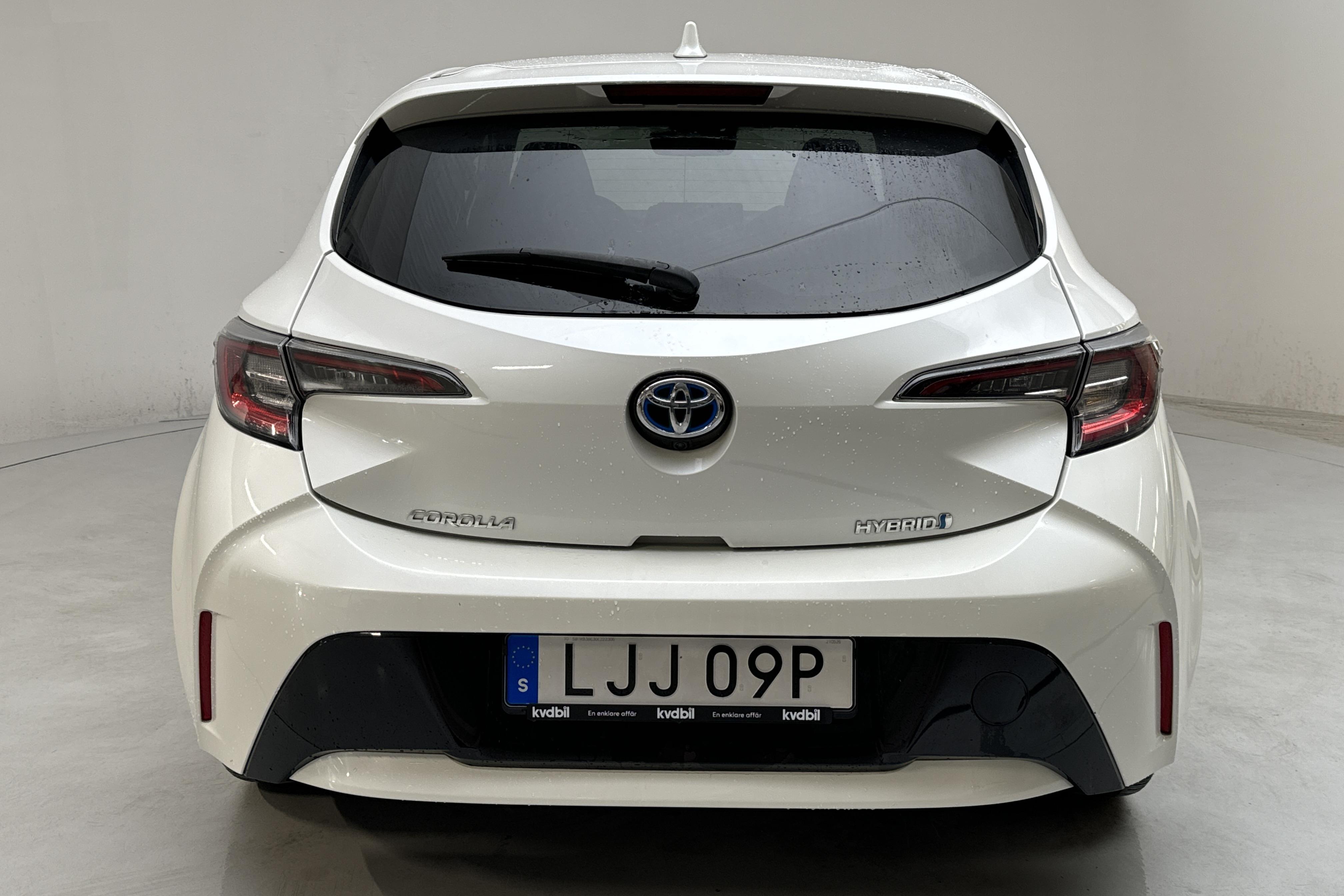 Toyota Corolla 1.8 Hybrid 5dr (122hk) - 58 480 km - Automatyczna - biały - 2021