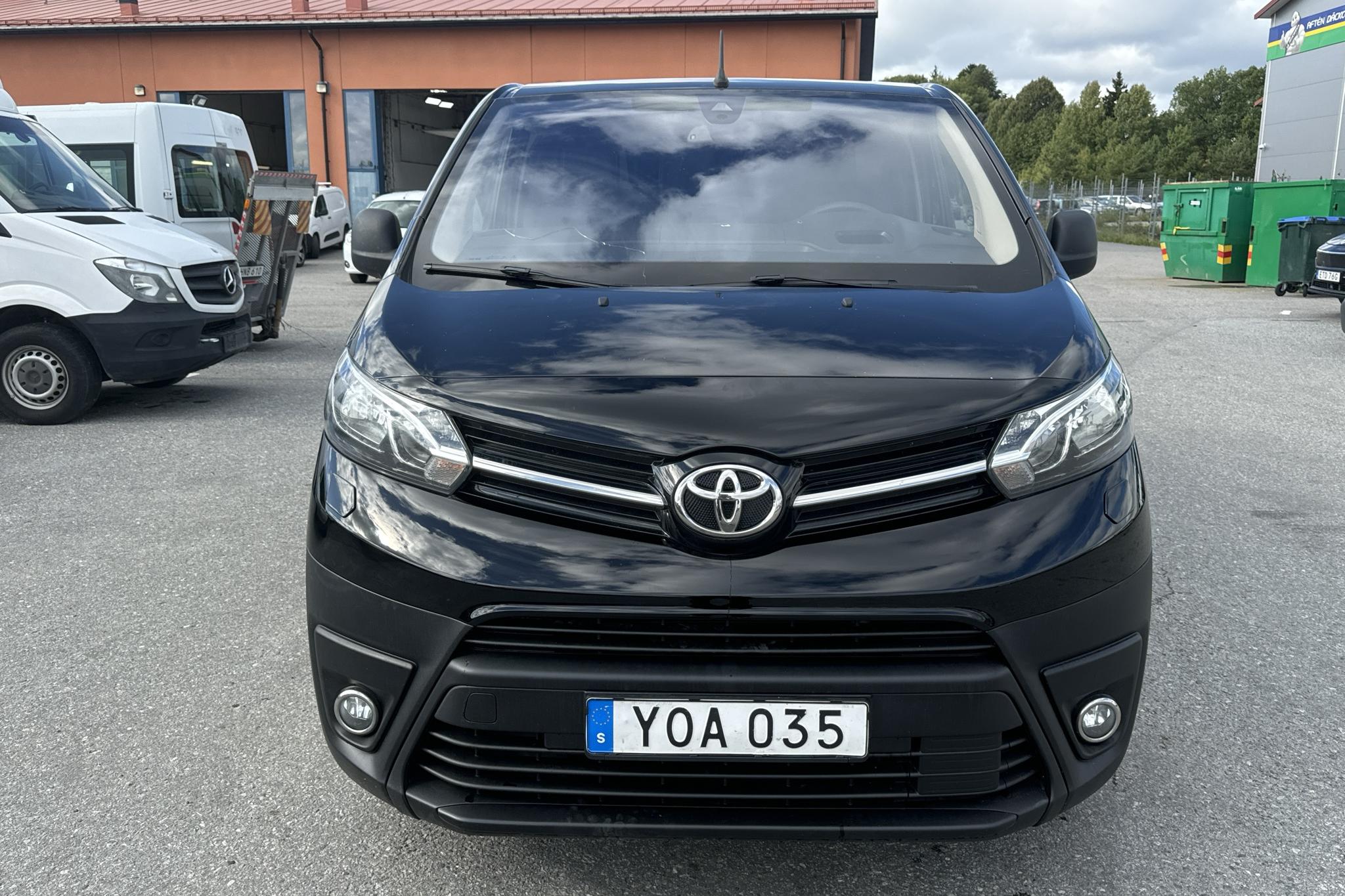 Toyota PROACE 1.6 (95hk) - 118 420 km - Manualna - czarny - 2018