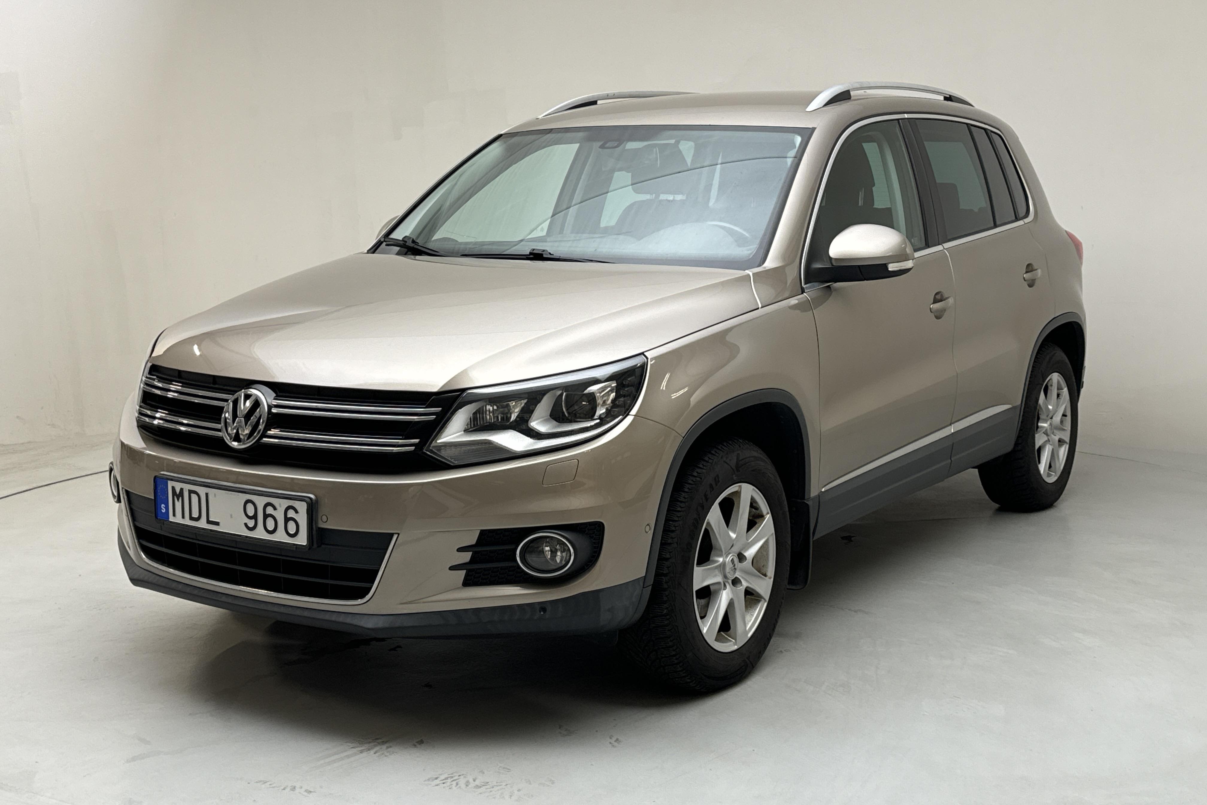 VW Tiguan 1.4 TSI 4MOTION (160hk) - 131 460 km - Käsitsi - Light Grey - 2012