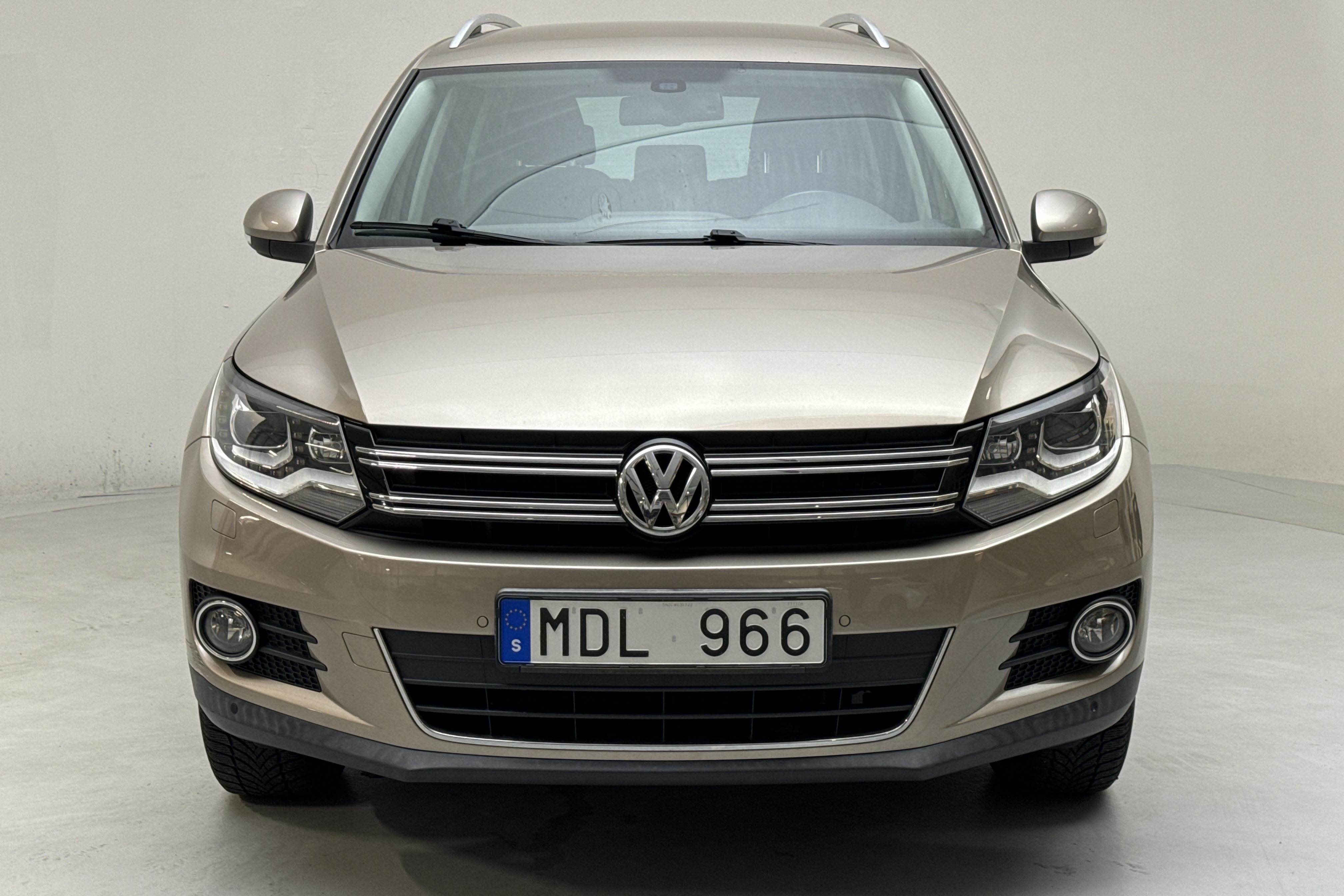 VW Tiguan 1.4 TSI 4MOTION (160hk) - 131 460 km - Käsitsi - Light Grey - 2012